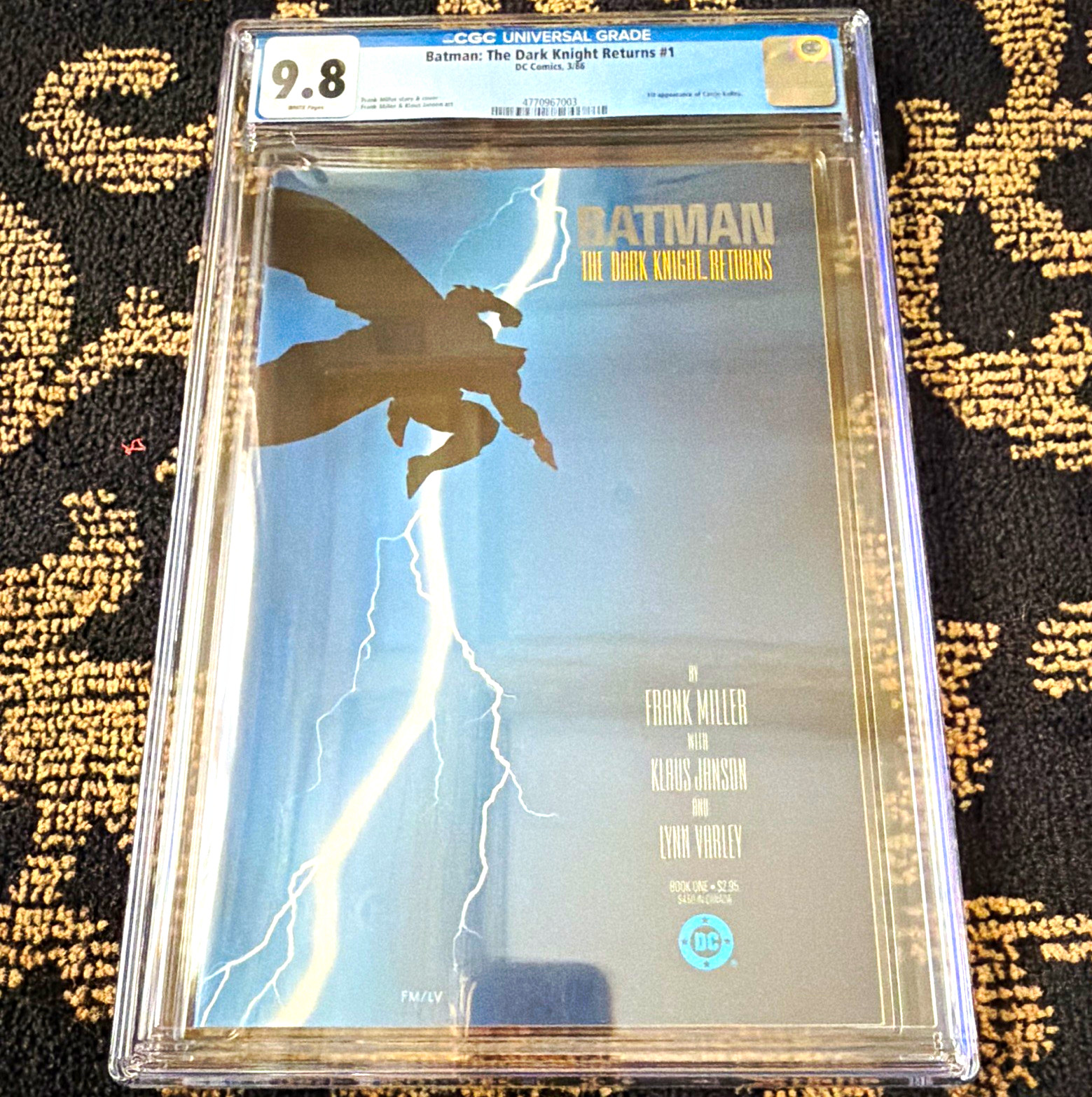 DC Comics Batman: The Dark Knight Returns #1 CGC 9.8 (1986) Frank Miller