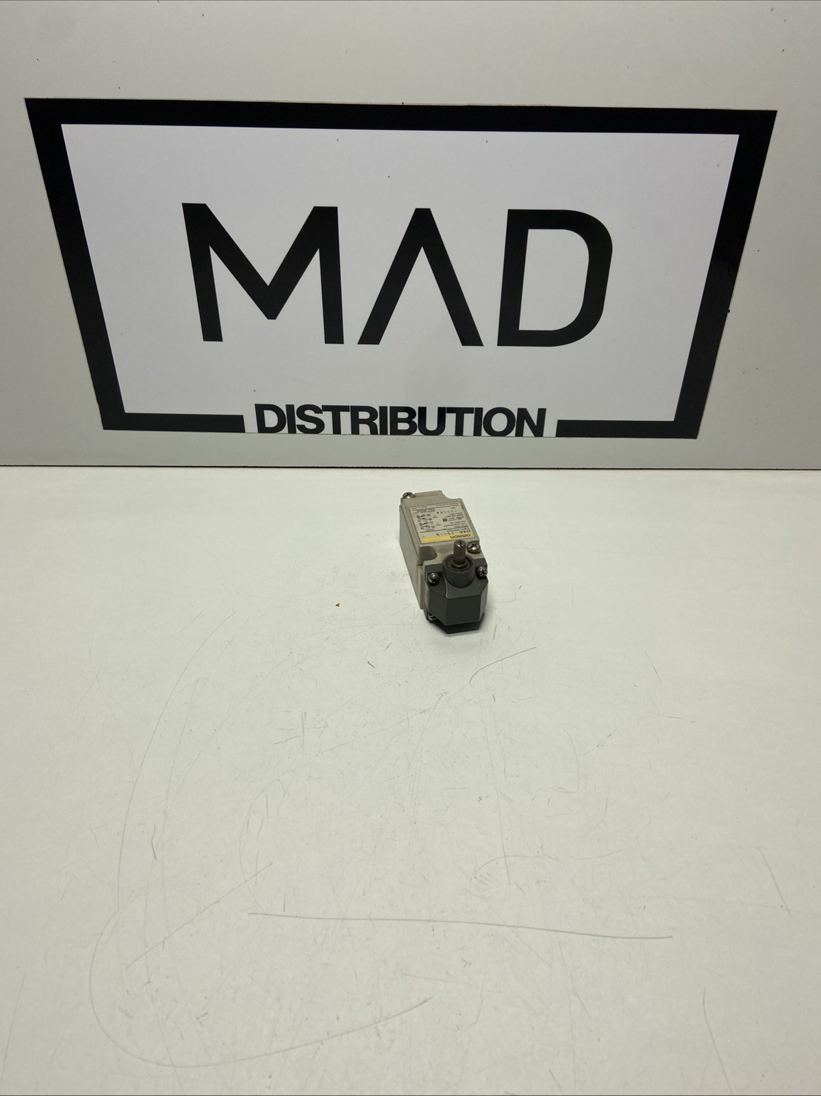 New Omron D4A-2501N Limit Switch D4A2501N D4A-D00 New Omron D4A-2501N Limit Switch D4A2501N D4A-D00