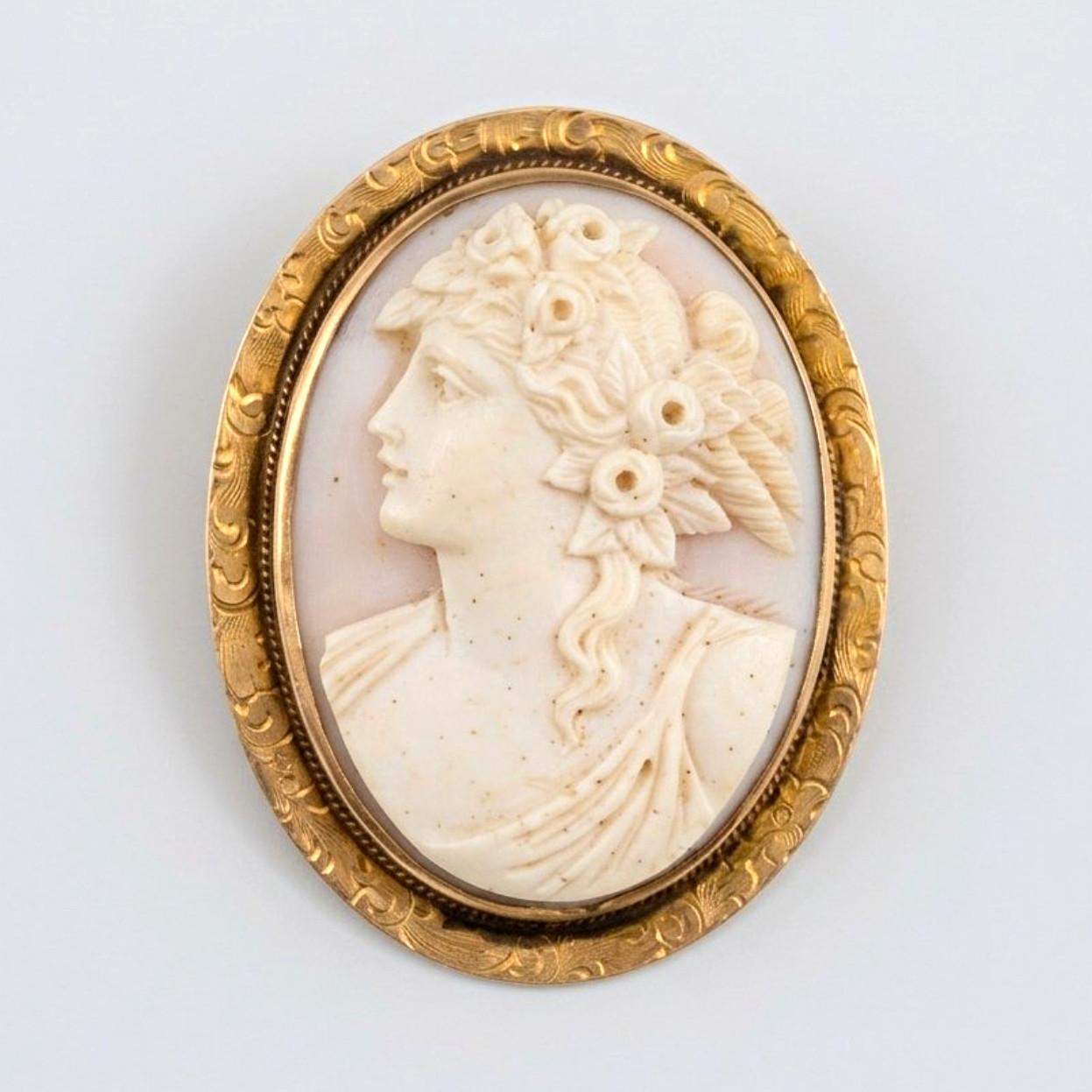 Antique 10k Queen Conch Cameo Brooch Pendant