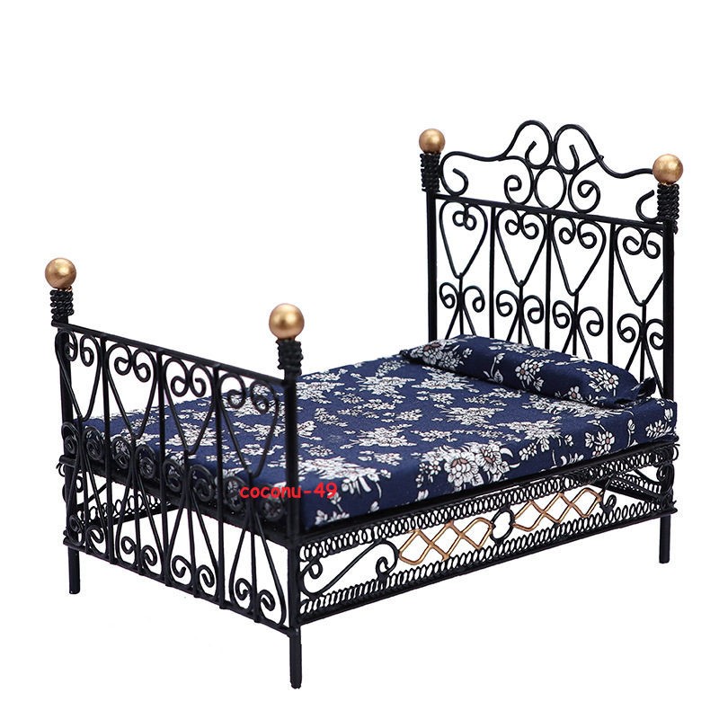 1:12 Dollhouse Miniature Iron Double Bed Bedroom Scene Model Ornament Layout