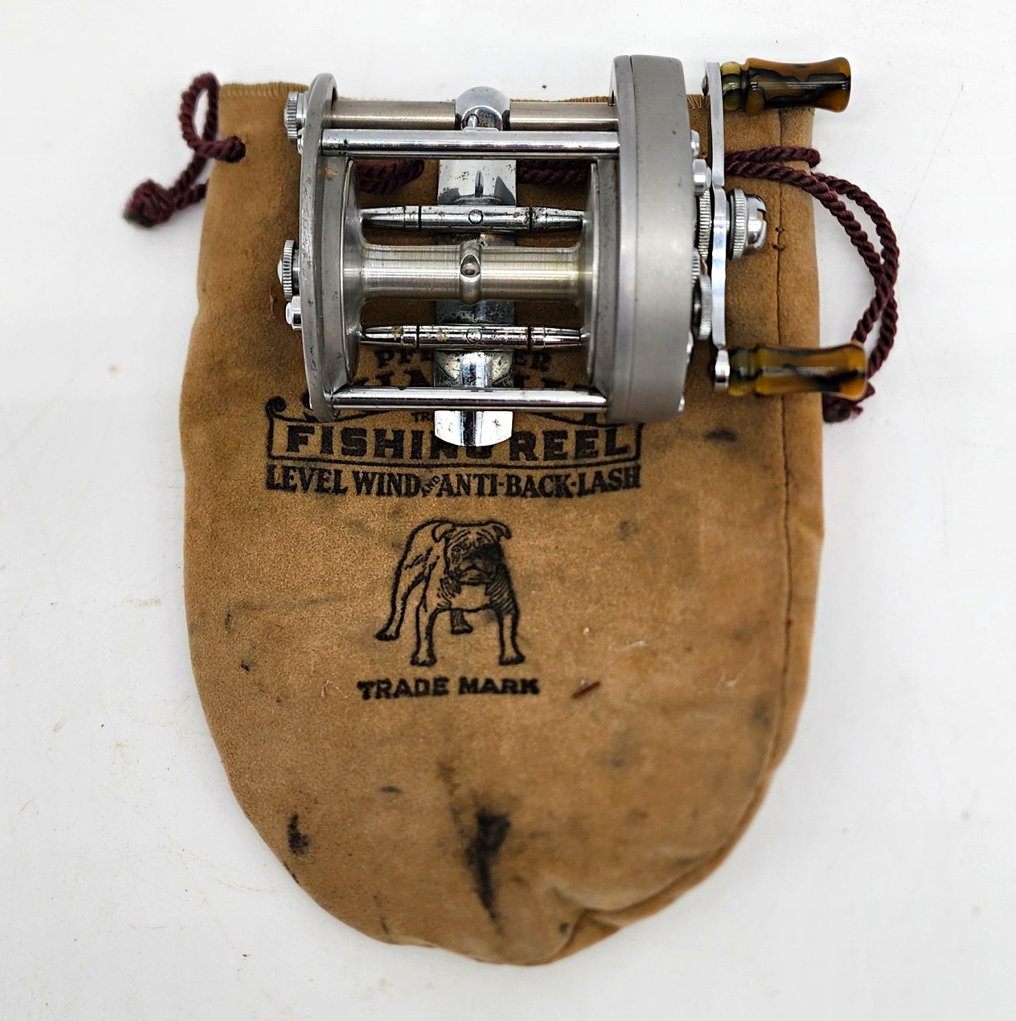 Vintage Pflueger Supreme Baitcasting Fishing Reel USA Smooth w/ Original Pouch