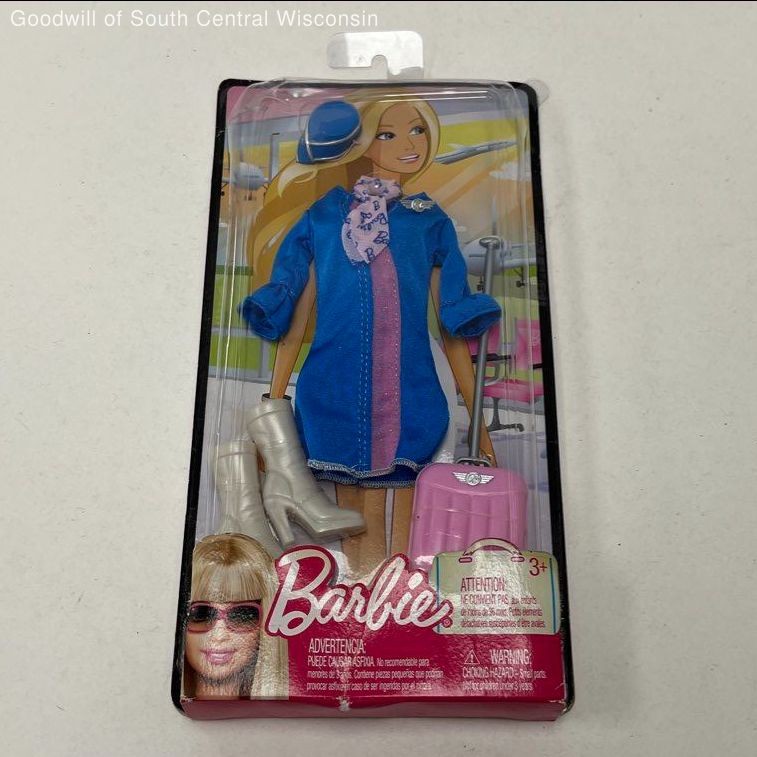 Barbie Fashionistas Flight Attendant Outfit Set R7596