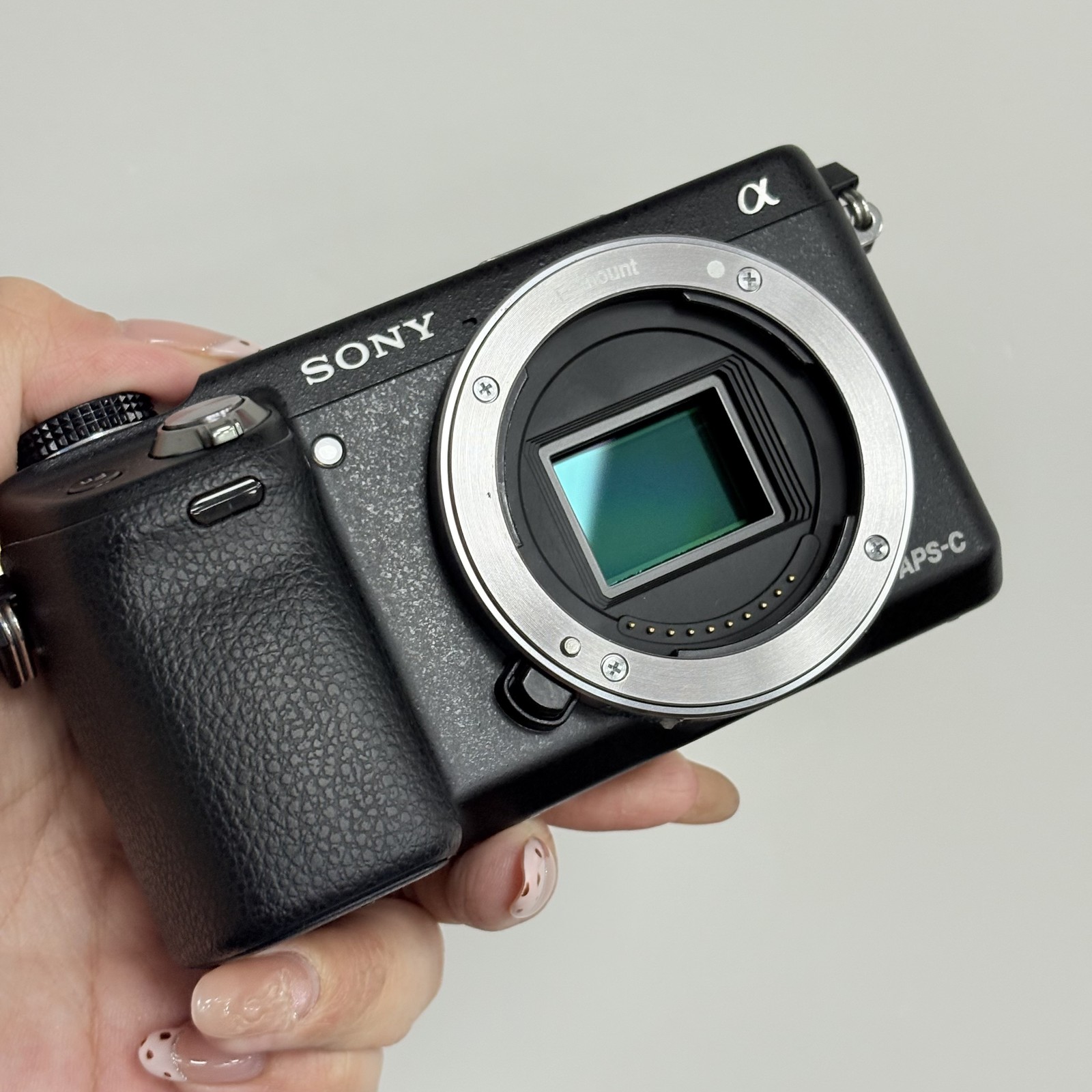Sony Alpha NEX-6 16.1MP APS-C CMOS Camera Body Only Excellent Performance USA