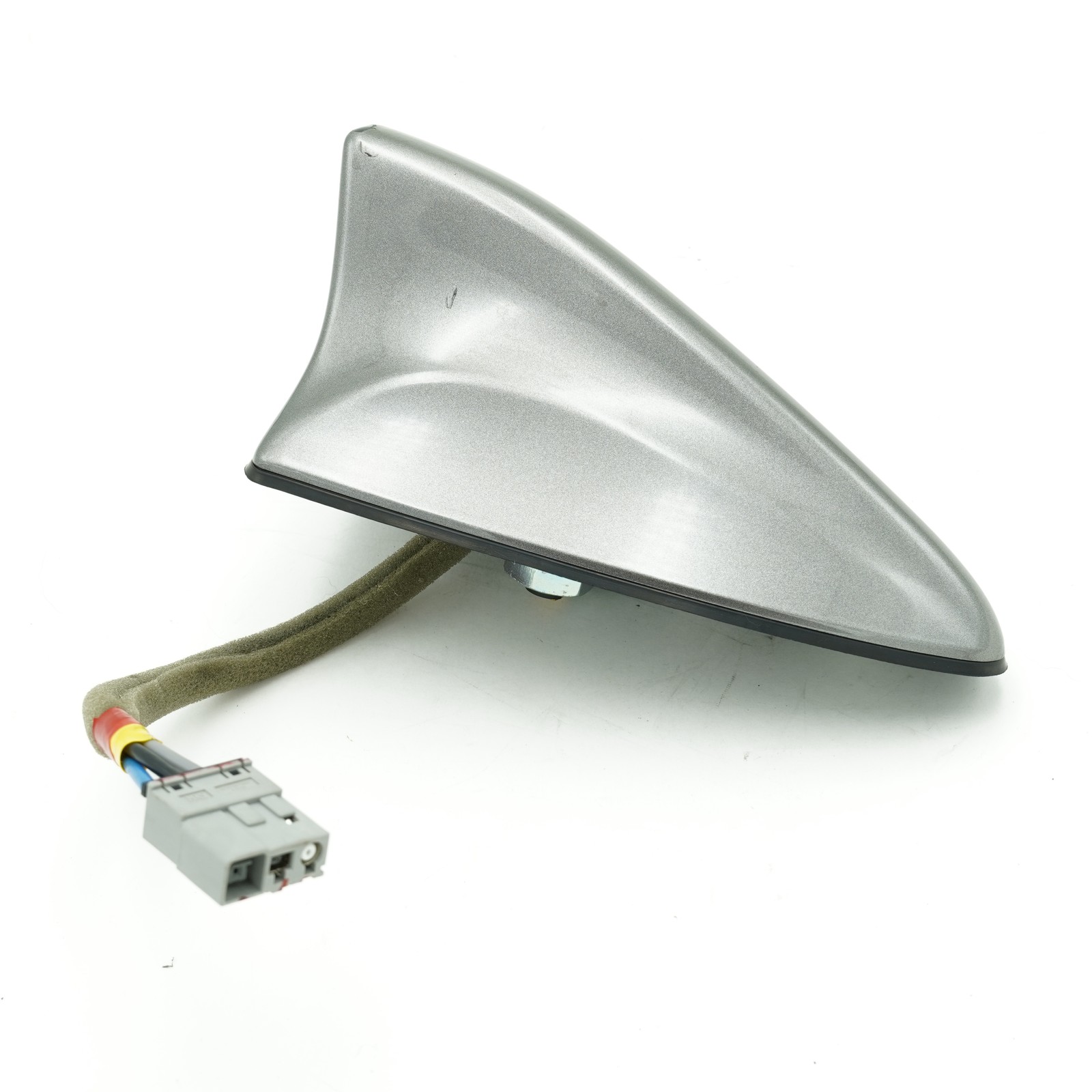 2015 - 2018 Kia Sorento Roof Antenna Titanium Silver 96210-C6100 4801 2015 - 2018 Kia Sorento Roof Antenna Titanium Silver 96210-C6100 4801