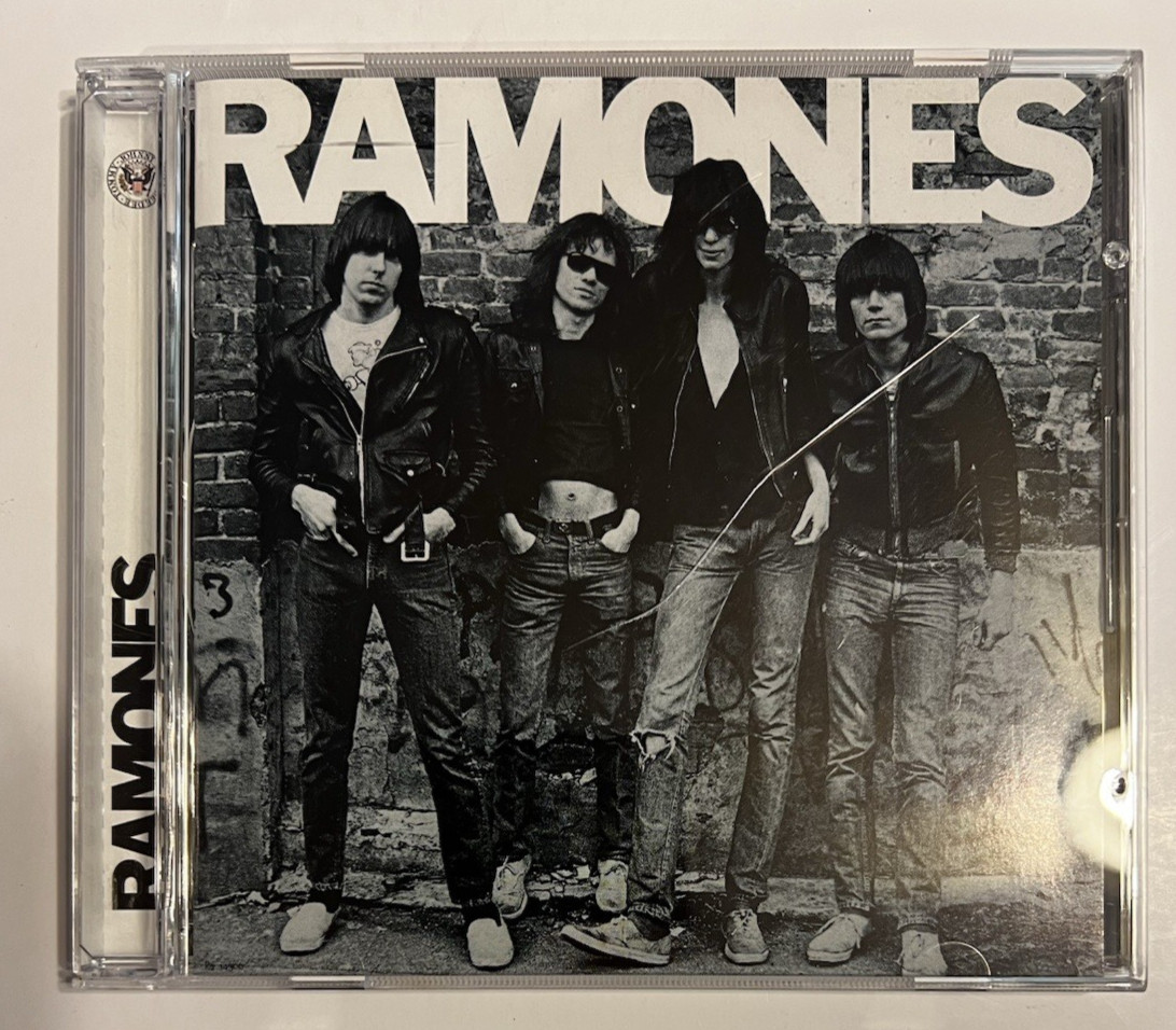 Ramones-Self-Titled Debut (Rhino CD) w/ 8 Bonus Tracks-Blitzkrieg Bop-Excellent Ramones-Self-Titled Debut (Rhino CD) w/ 8 Bonus Tracks-Blitzkrieg Bop-Excellent