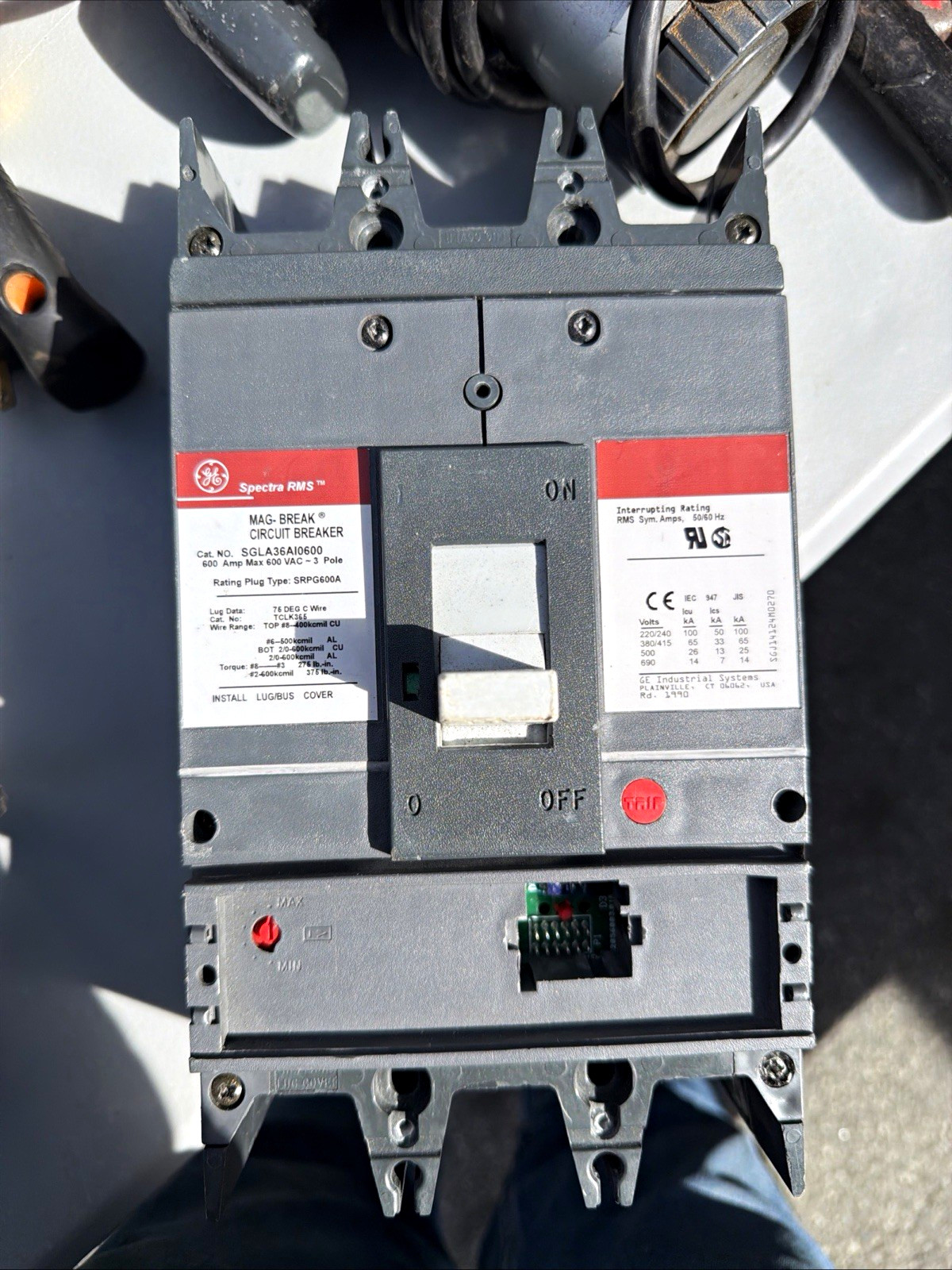 GE SGLA36A10600 600A 600VAC 3-Pole Magnetic Trip Circuit Breaker Gray
