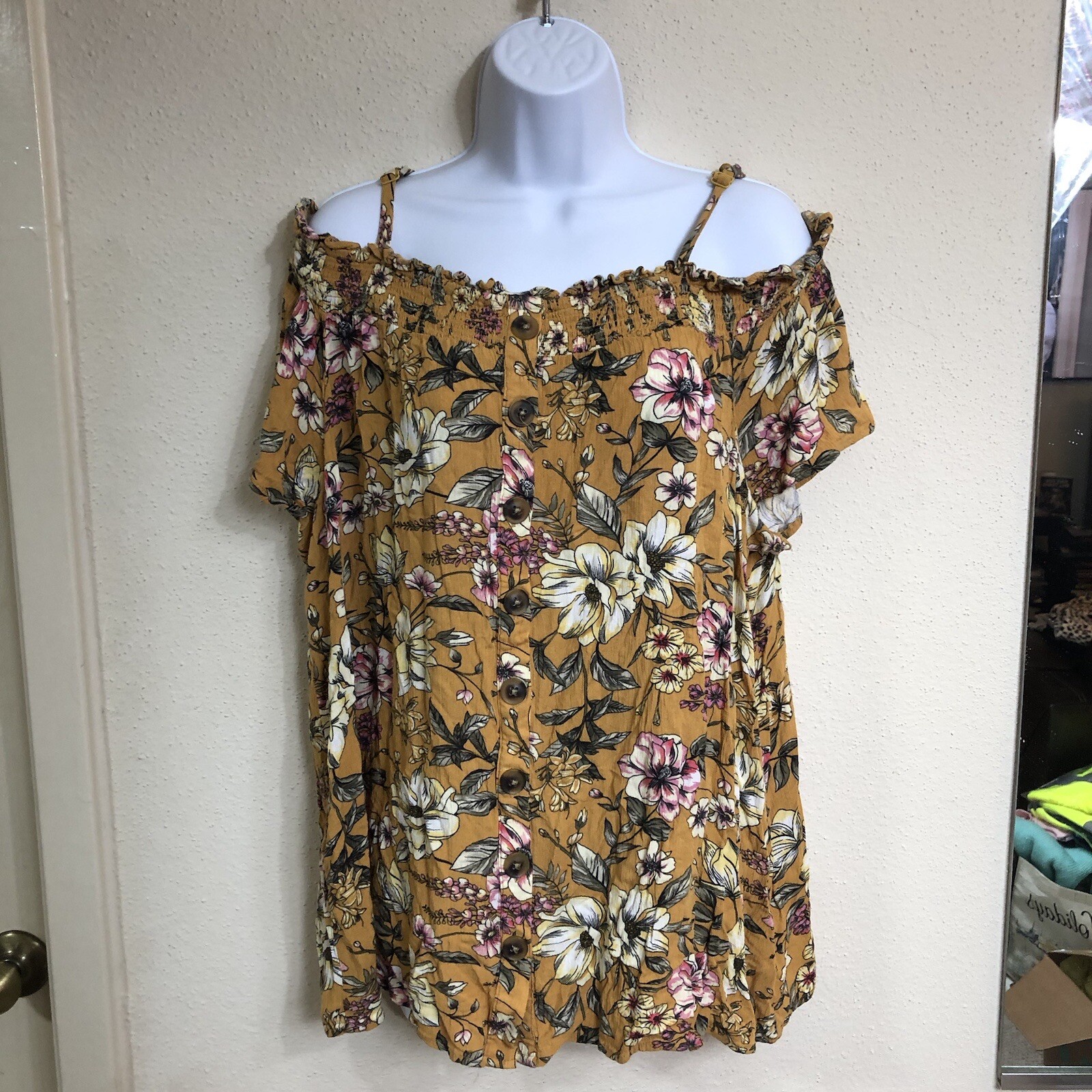 TORRID Women’s Cold Shoulder Top Size XL 1 (14-16 ) Yellow Floral Rayon Summer TORRID Women’s Cold Shoulder Top Size XL 1 (14-16 ) Yellow Floral Rayon Summer