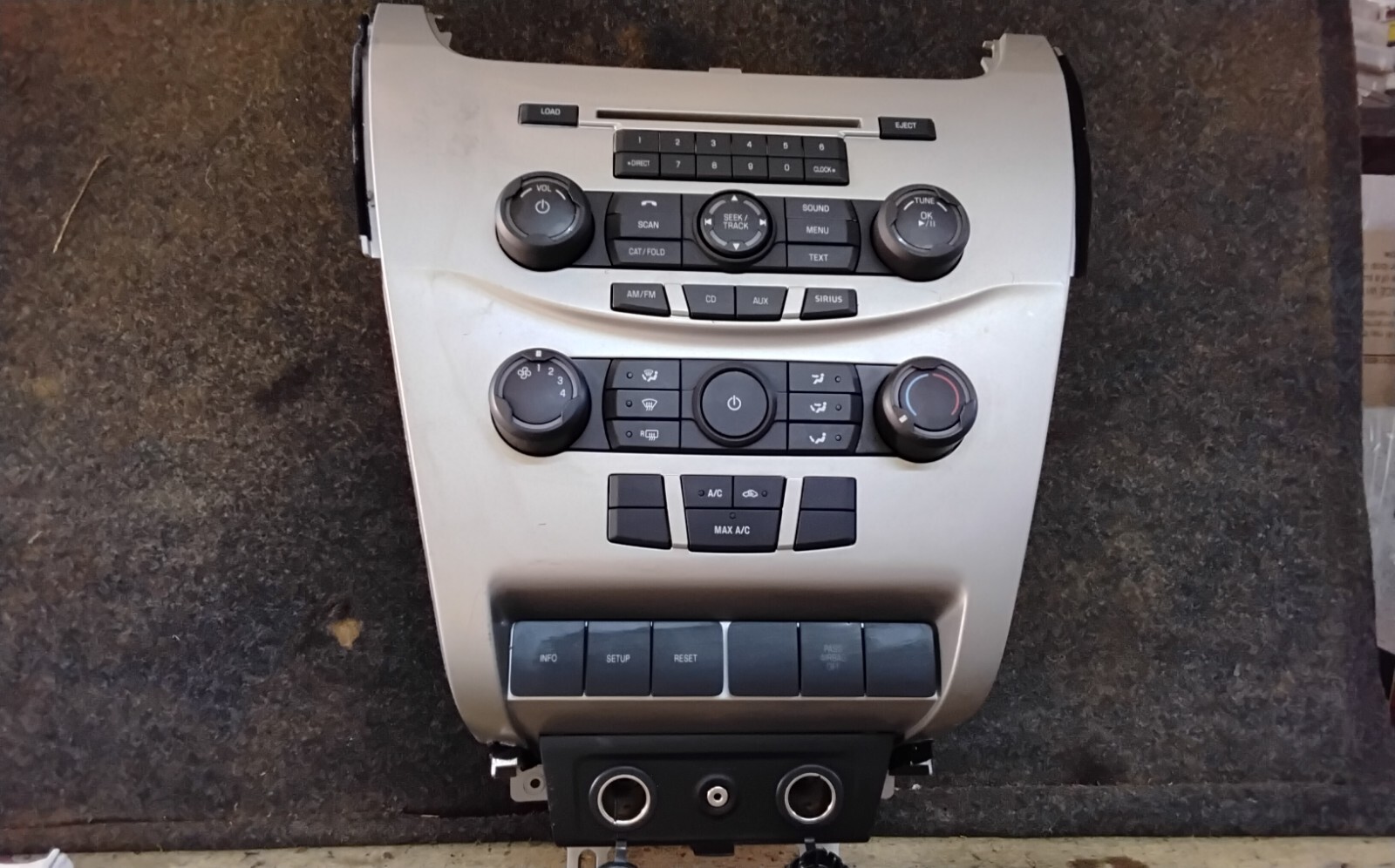 2008-11  FORD FOCUS radio control panel WITH HEATER CONTROL SWITCH OEM ASSEMBLY 