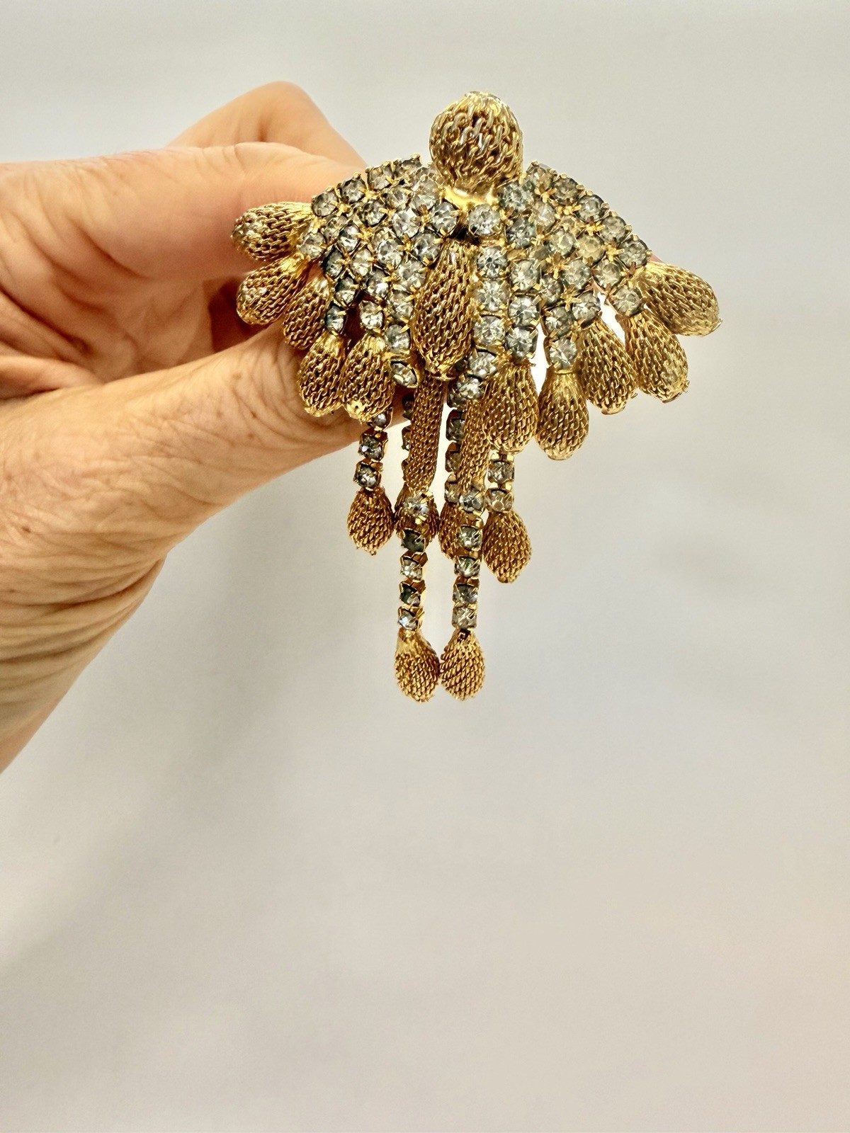 Vintage Castlecliff Brooch Gold Tone Rhinestone Mesh Dangle Fringe 3” Signed