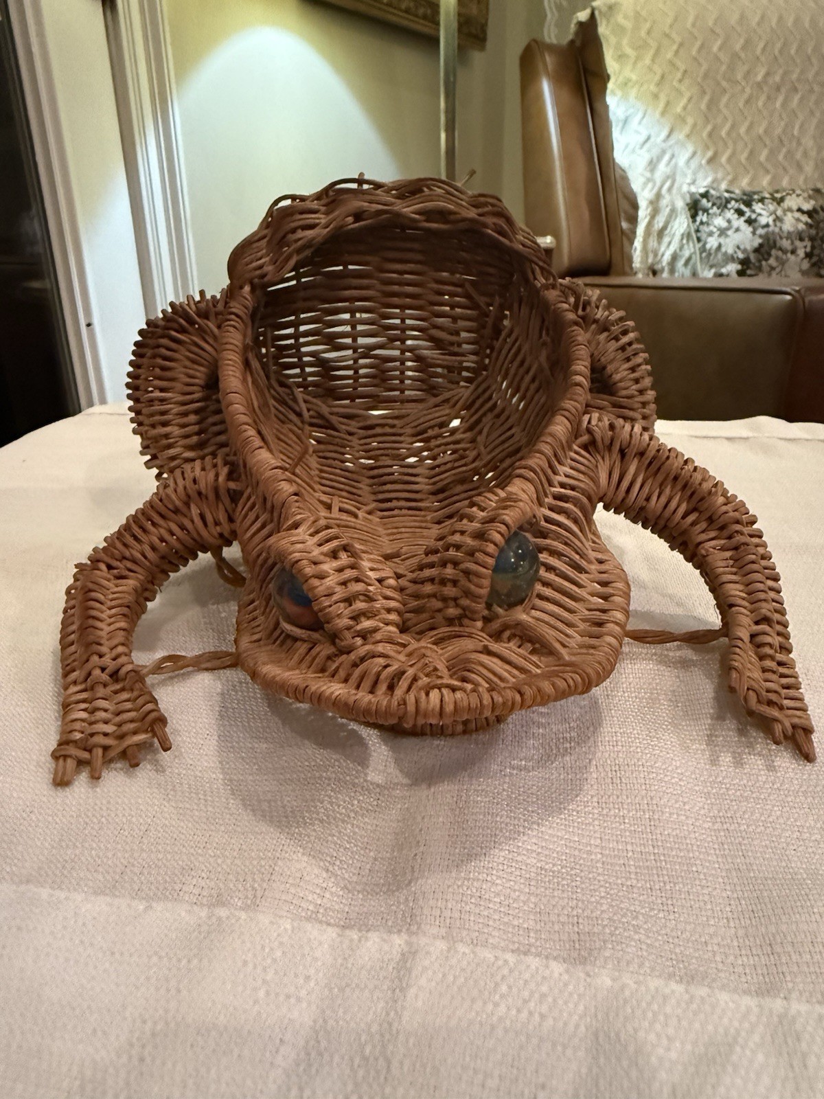 Wicker Frog Shaped Basket Brown Animal Decor Indoor Free Standing 10x10 in