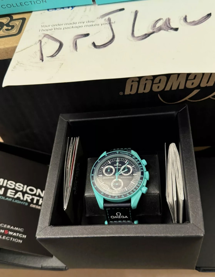 Swatch x Omega Bioceramic Moonswatch Mission To Earth POLAR LIGHTS - Fast Ship Swatch x Omega Bioceramic Moonswatch Mission To Earth POLAR LIGHTS - Fast Ship