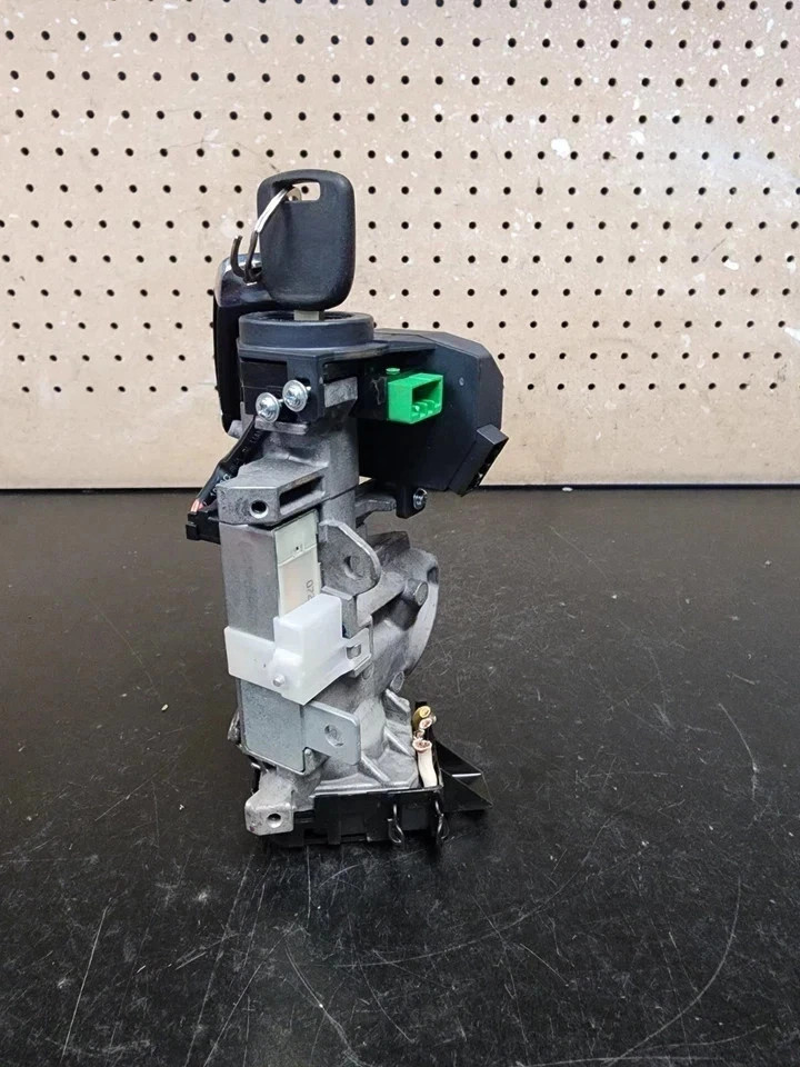 2005-2008 Honda Pilot Ignition Switch With Cylinder Housing And Key OEM Tested
