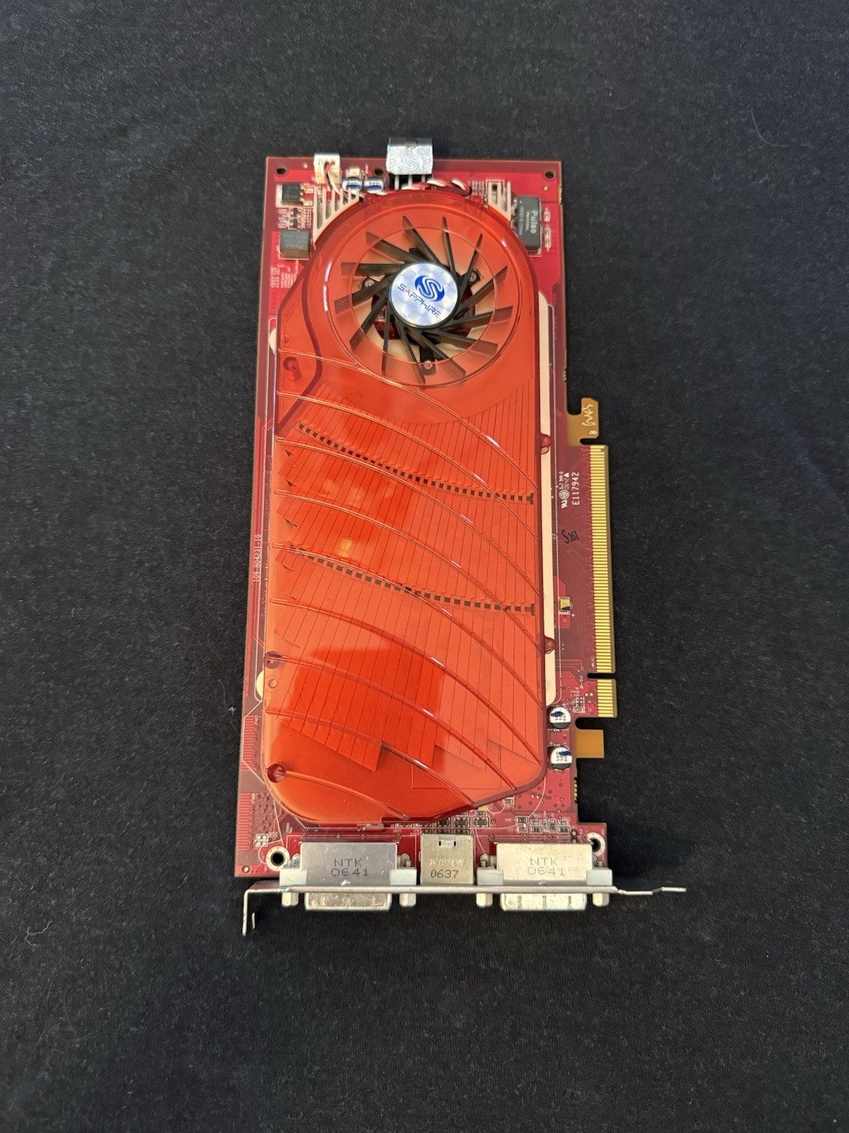 ATI Radeon X1900 GT 256MB GDDR3 PCIe x16 DVI VIVO Multi-Monitor Fan/HS ATI Radeon X1900 GT 256MB GDDR3 PCIe x16 DVI VIVO Multi-Monitor Fan/HS