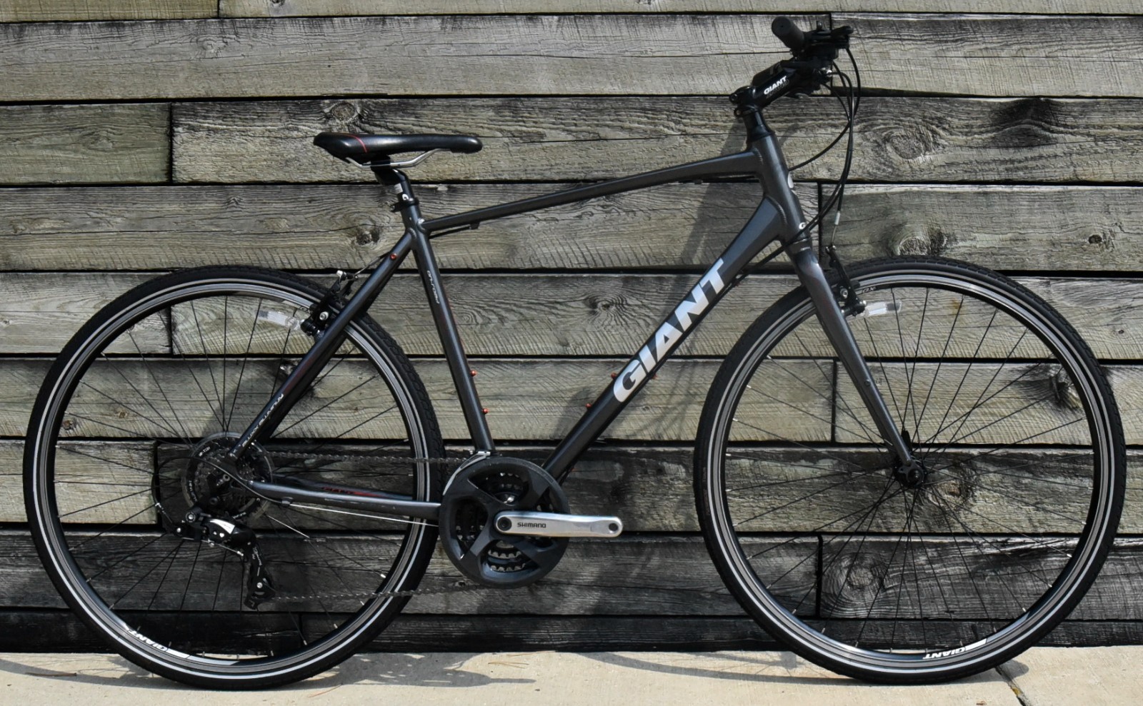 GIANT ESCAPE 3 HYBRID BIKE SIZE LARGE, 21\