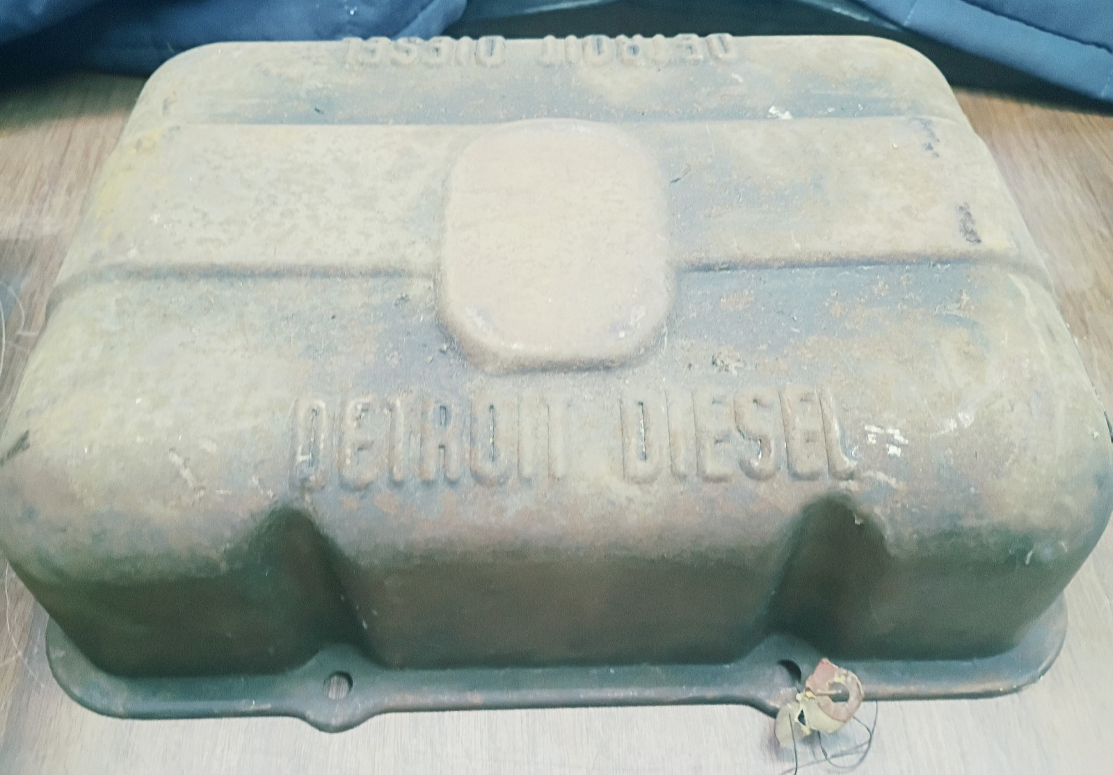 GENUINE DETROIT DIESEL ROCKER VALVE COVER 5125349 GENERAL MOTORS 2-53 GENUINE DETROIT DIESEL ROCKER VALVE COVER 5125349 GENERAL MOTORS 2-53
