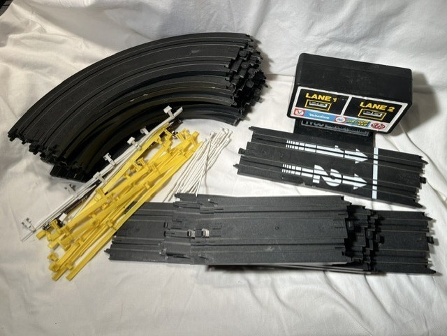 TYCO HO Racing Track Lot LAP COUNTER/14 CURVES/7 STRAIGHTS/ORIG /$380 eBay Value