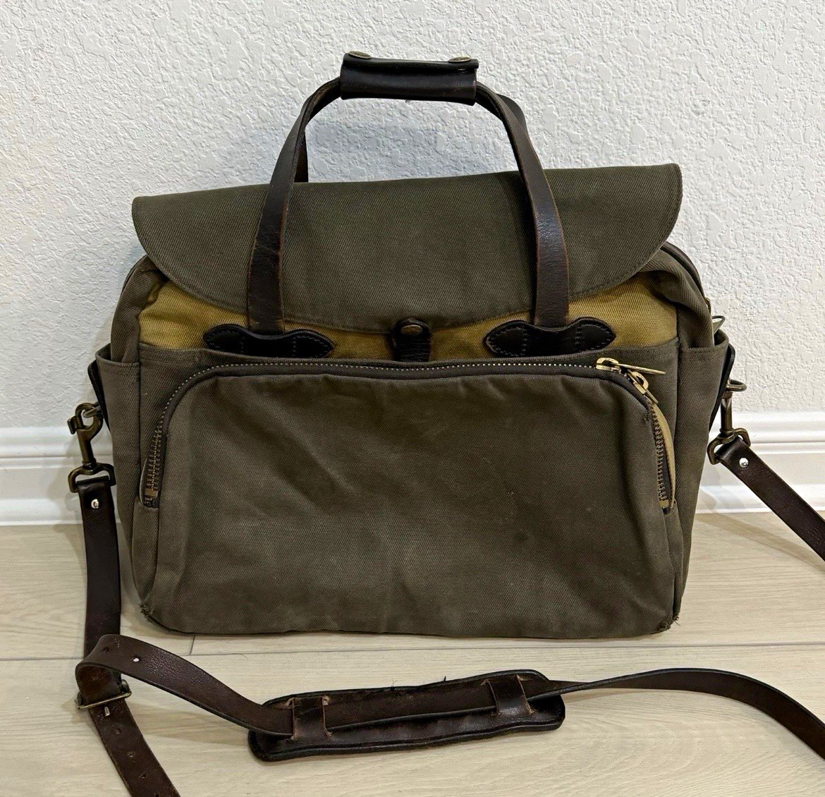 Filson Rare Green/Tan Padddd Computer Briefcase 258 Filson Rare Green/Tan Padddd Computer Briefcase 258