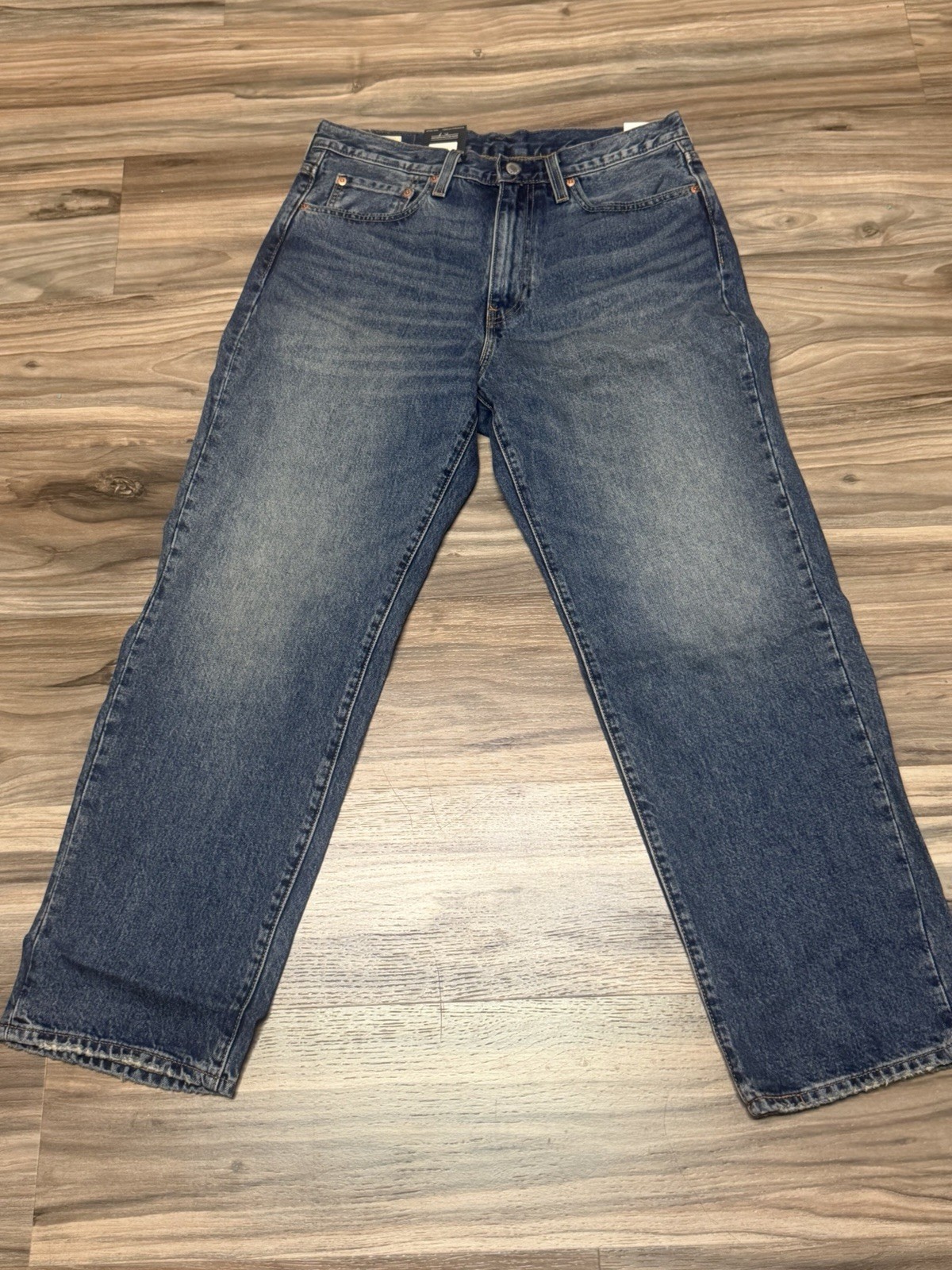 Levi\'s Premium 568 Loose Straight Medium Wash Jeans Men\'s 32 X32 NWT Levi\'s Premium 568 Loose Straight Medium Wash Jeans Men\'s 32 X32 NWT
