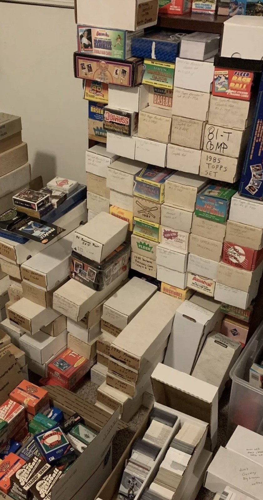 Huge Sports Card Collection Storage Unit Millions Of Cards Vintage Modern 1 Lb