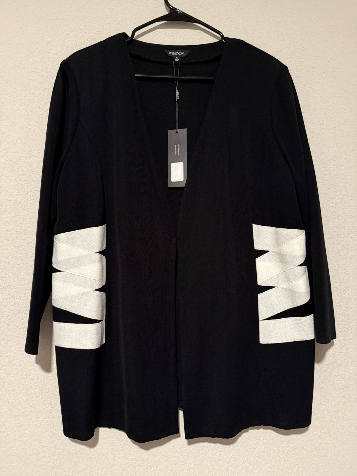 Misook Cardigan Size XL black and white 
