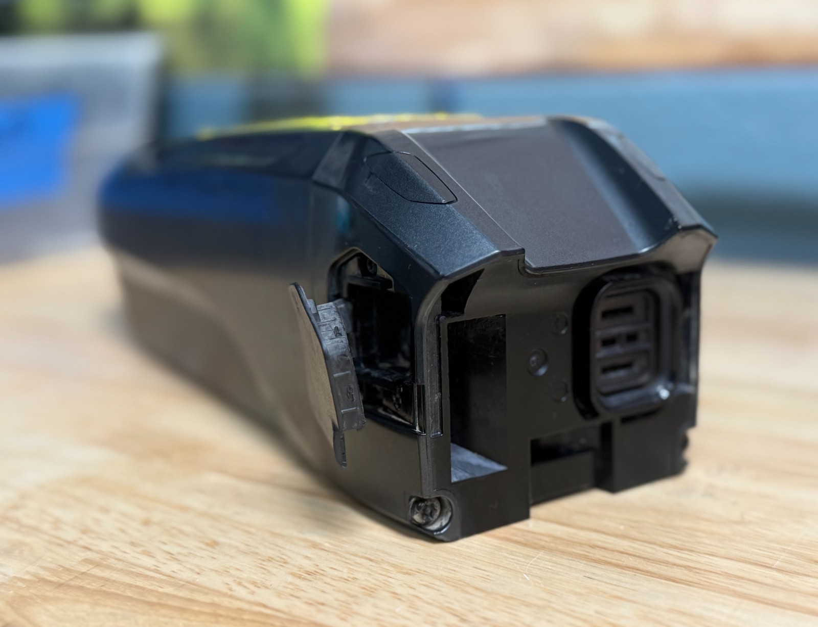Shimano BTE8010 Battery OEM 36Volt 14Ah Downtube Mounting (74%) Shimano BTE8010 Battery OEM 36Volt 14Ah Downtube Mounting (74%)