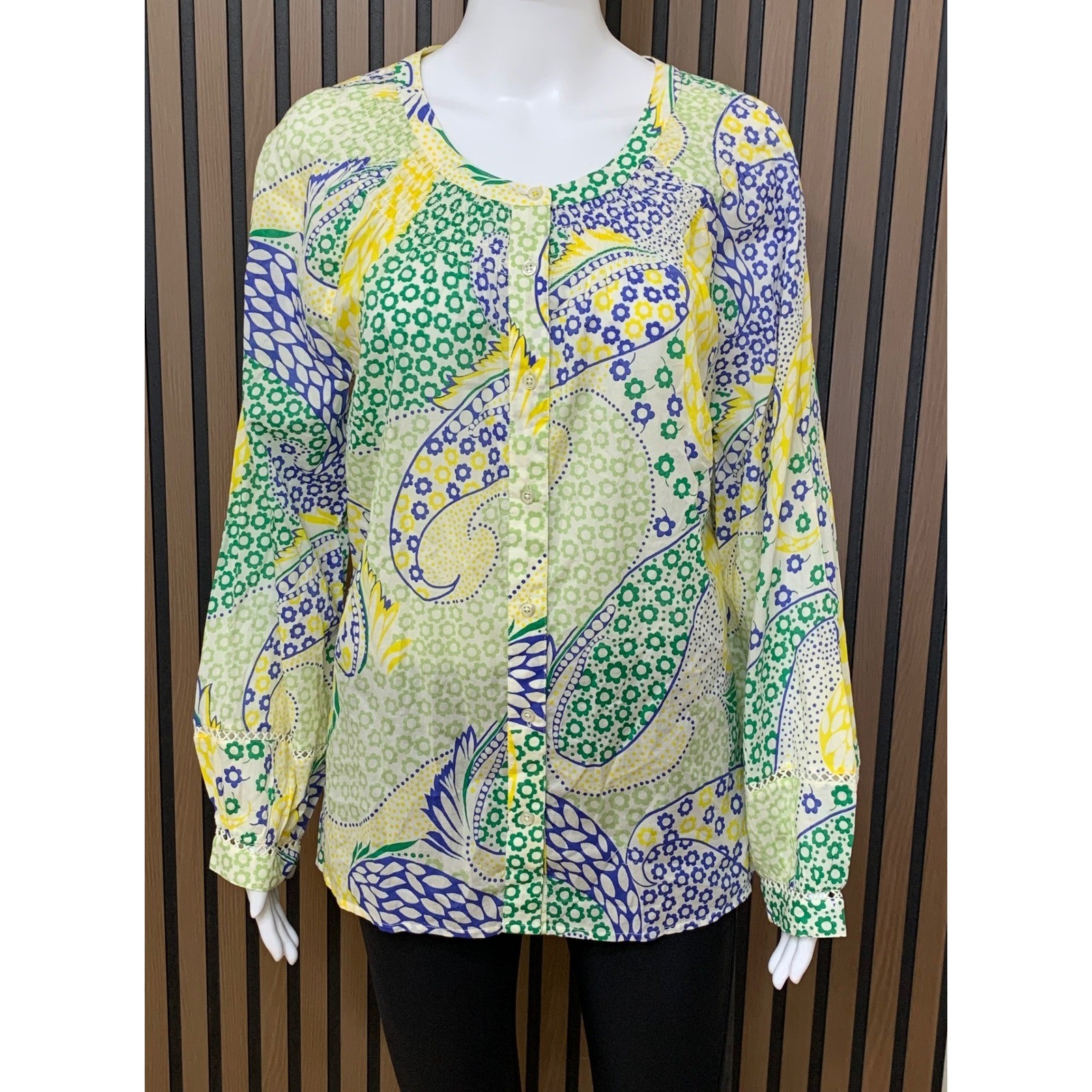Talbots Women\'s M Cotton Paisley Floral Button Down Blouse Green Yellow Blue Talbots Women\'s M Cotton Paisley Floral Button Down Blouse Green Yellow Blue