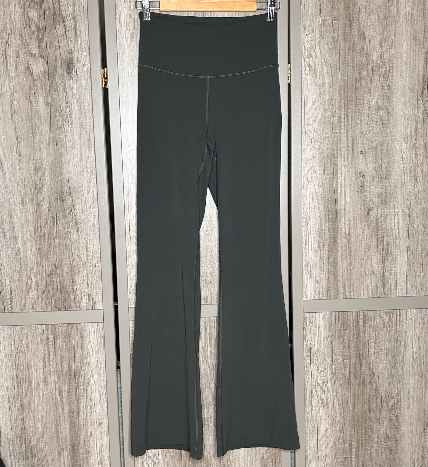 Lululemon Groove Nulu Super High Rise Flared Pant Gray Size 6 Lululemon Groove Nulu Super High Rise Flared Pant Gray Size 6