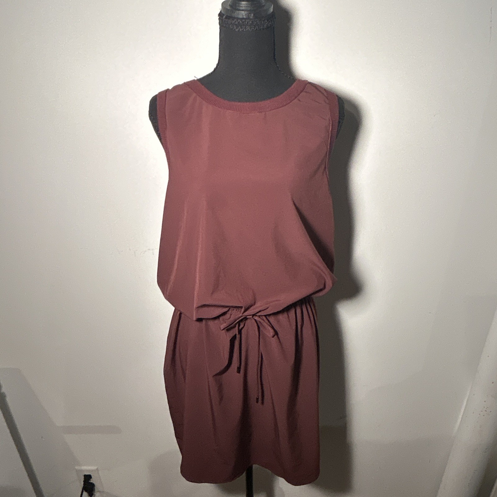 Athleta Rincon Dress Lightweight Travel Casual Plum M #291709