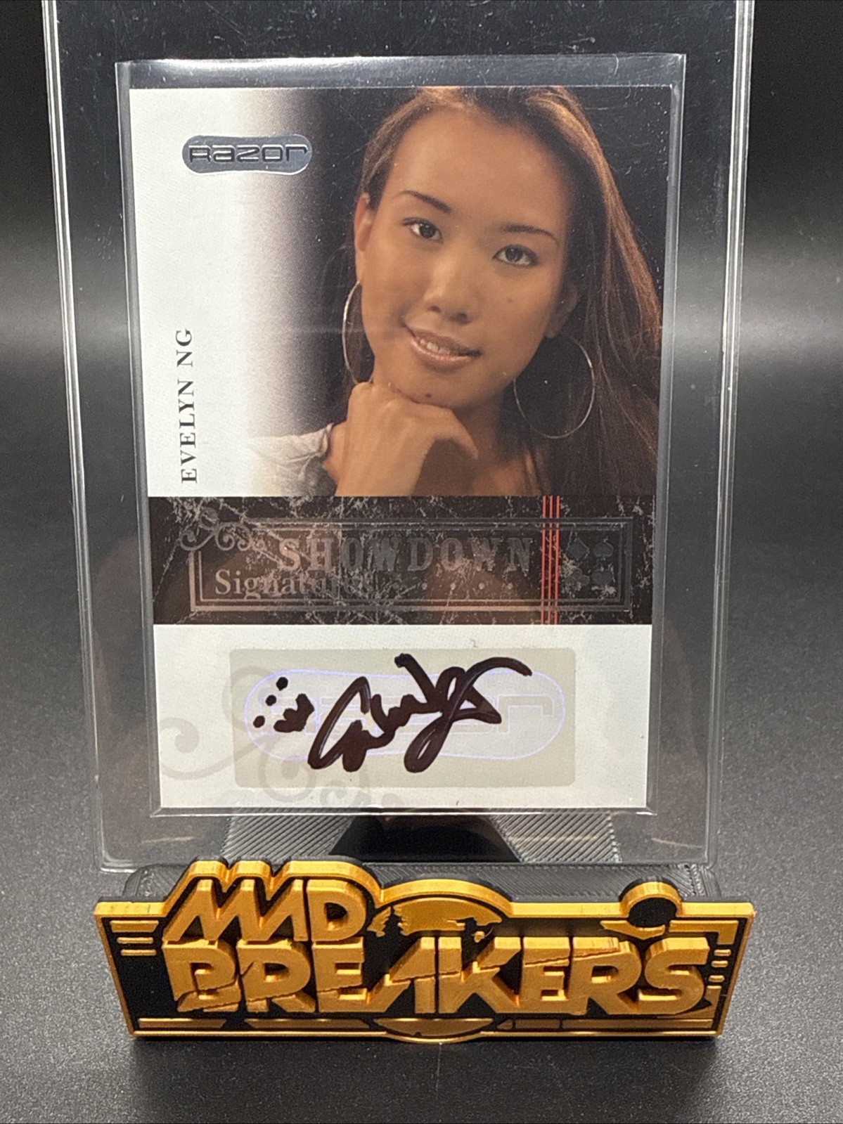 2006 Evelyn Ng Autograph - Razor Poker Showdown Signatures #A-22 2006 Evelyn Ng Autograph - Razor Poker Showdown Signatures #A-22