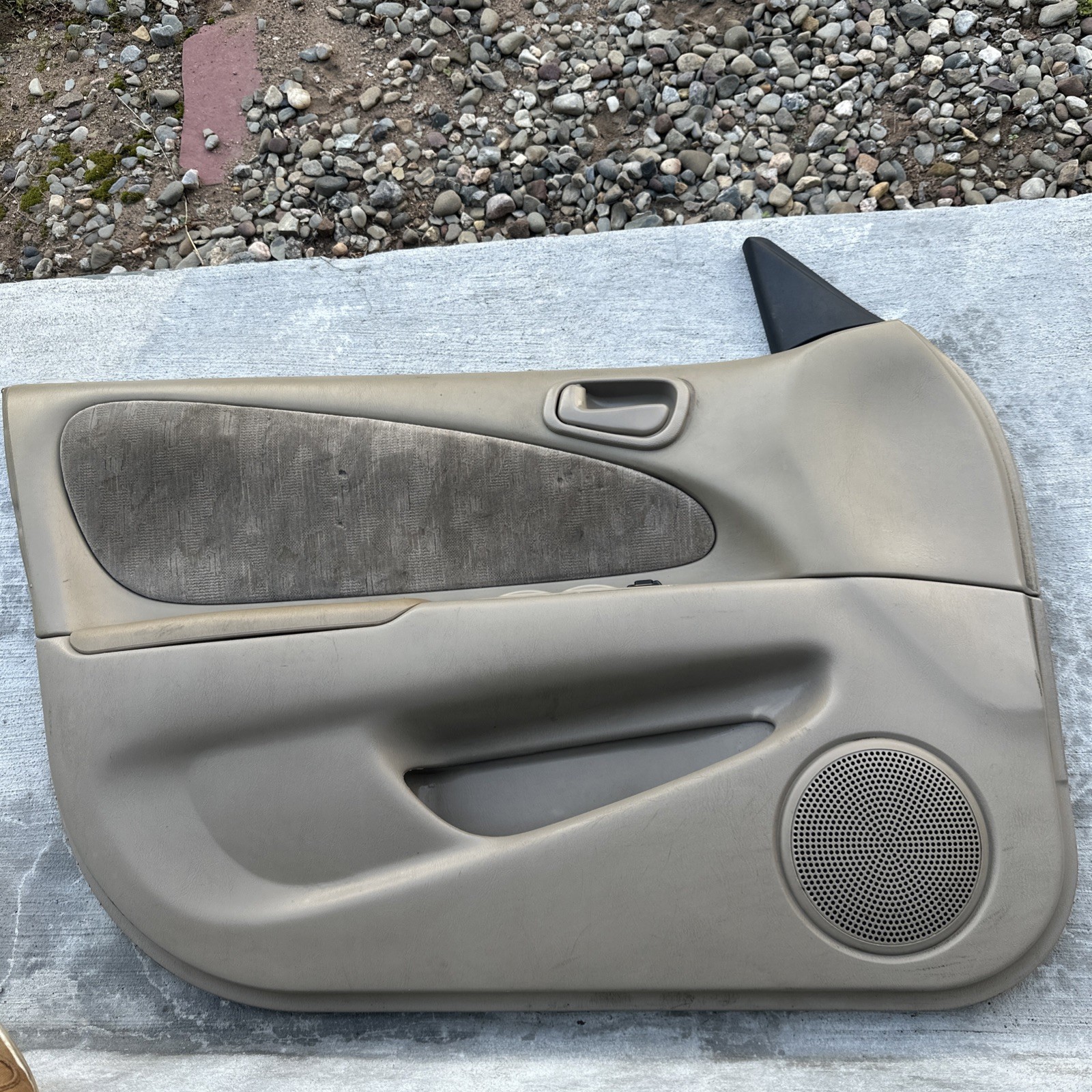 1998-2002 Toyota Corolla S Front Left Driver Door Panel Power Tan Oak OEM