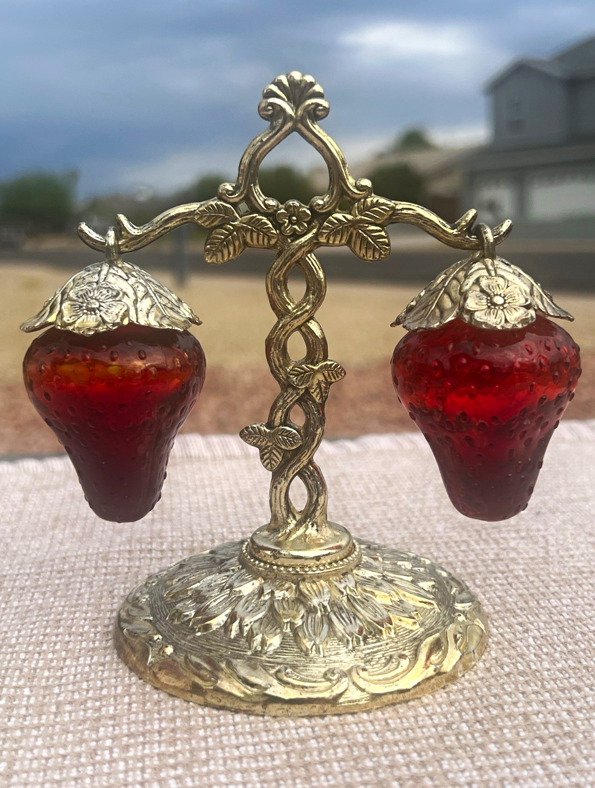 Vtg 1940 Japan Hanging Strawberry Salt Pepper Shakers Zinc Stand CADMIUM UV glow