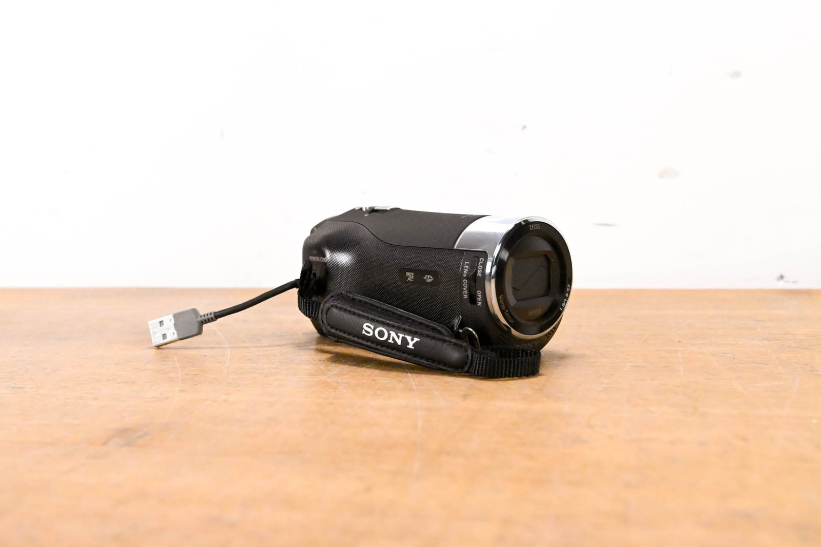 Sony HDR-CX405 HD Handycam Camcorder w/ Exmor R CMOS Sensor CG01ZJA