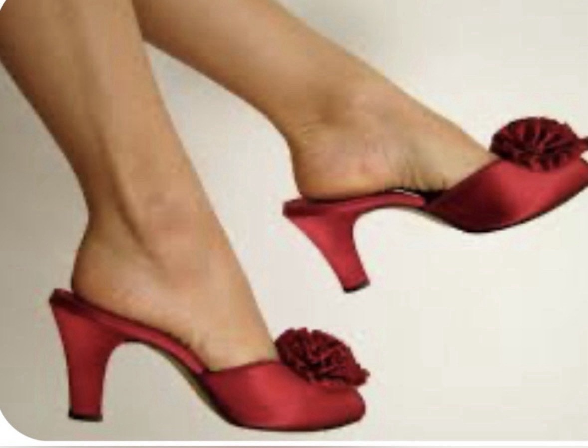 Vintage Daniel Green Rosette Red Satin Mule  Heels -see Measurements 9