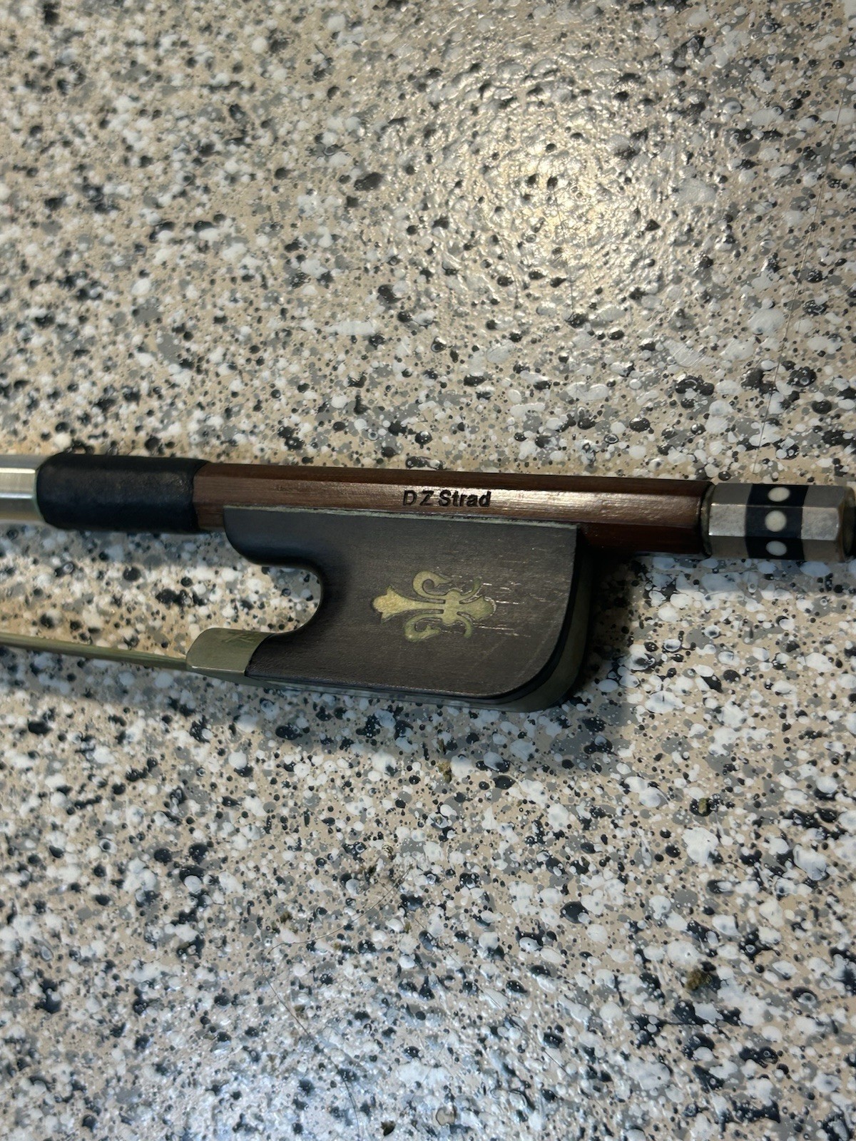 Vintage DZ Strad Violin Bow
