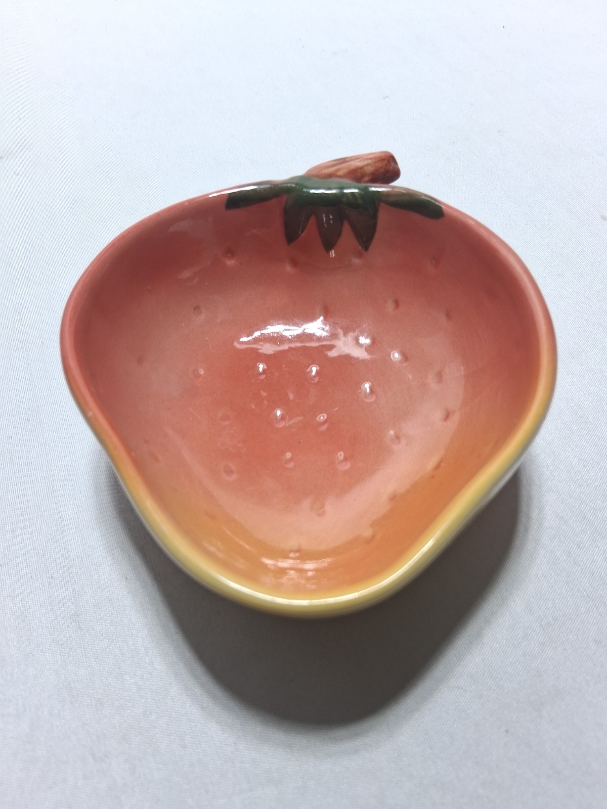 Vintage Strawberry Trinket Bowl Pottery/Ceramic Candy Dish MCMUnsigned