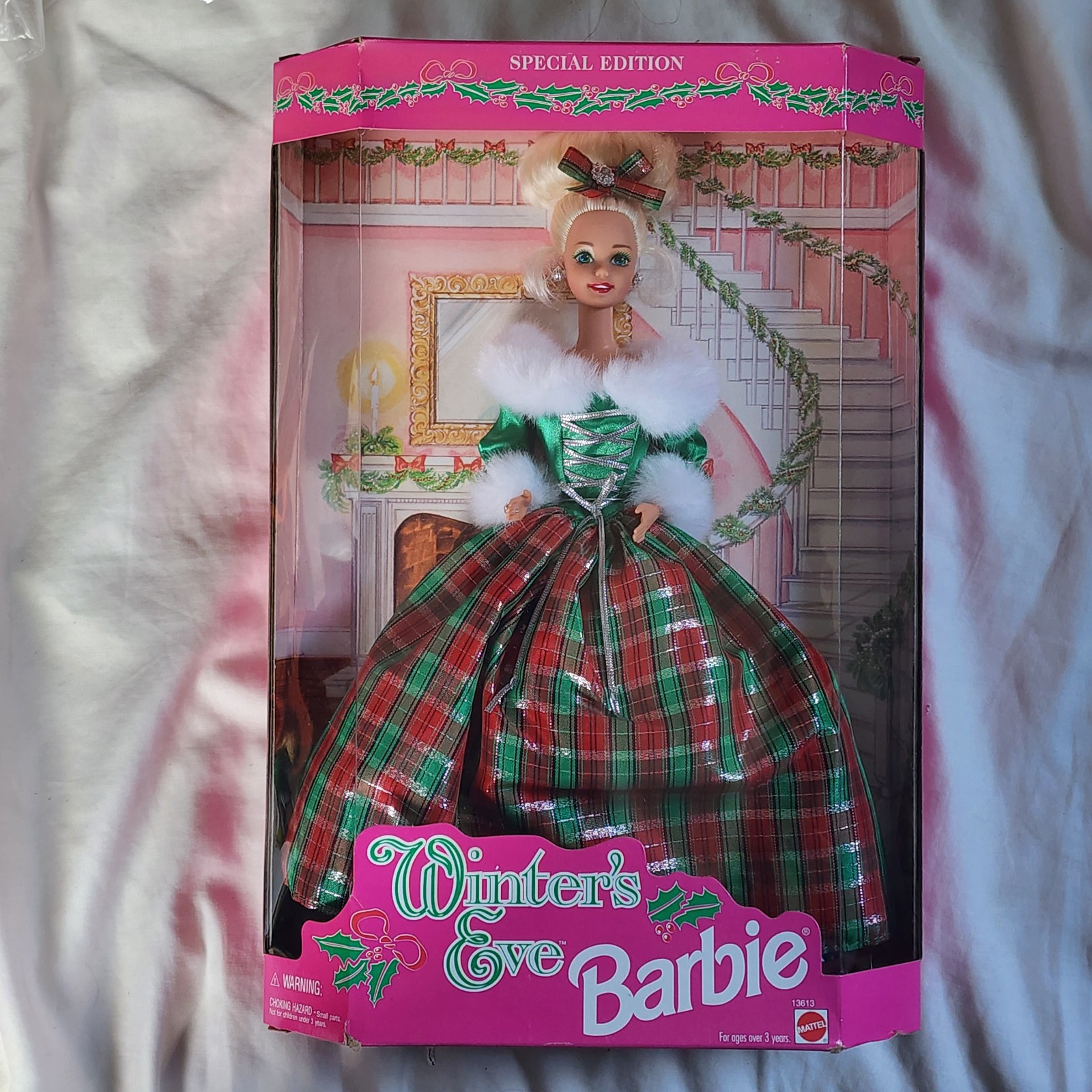 Vintage 1994 Barbie Collector Special Edition - Winters Eve Doll - 13613 - NEW