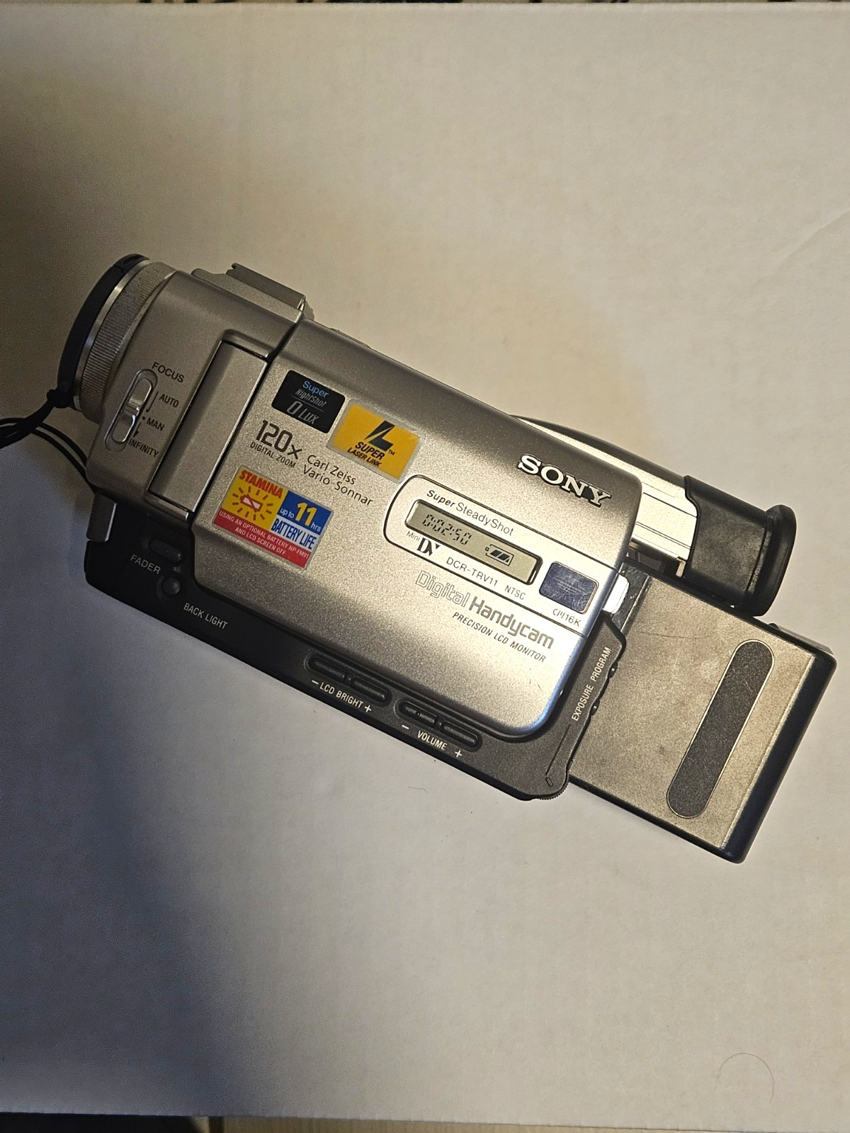 Sony DCR-TRV11 MiniDV Handycam 10x 120x 3.5\