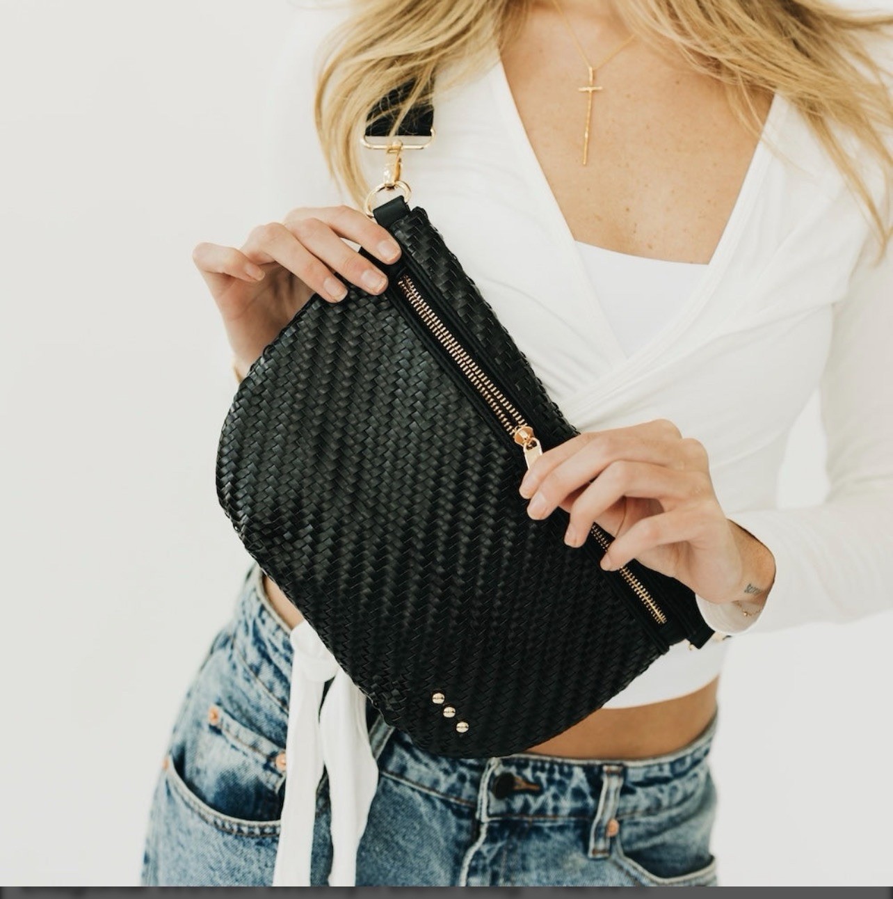 Pretty Simple Women\'s Diagonal Woven Vegan Leather Crossbody Bum Bag
