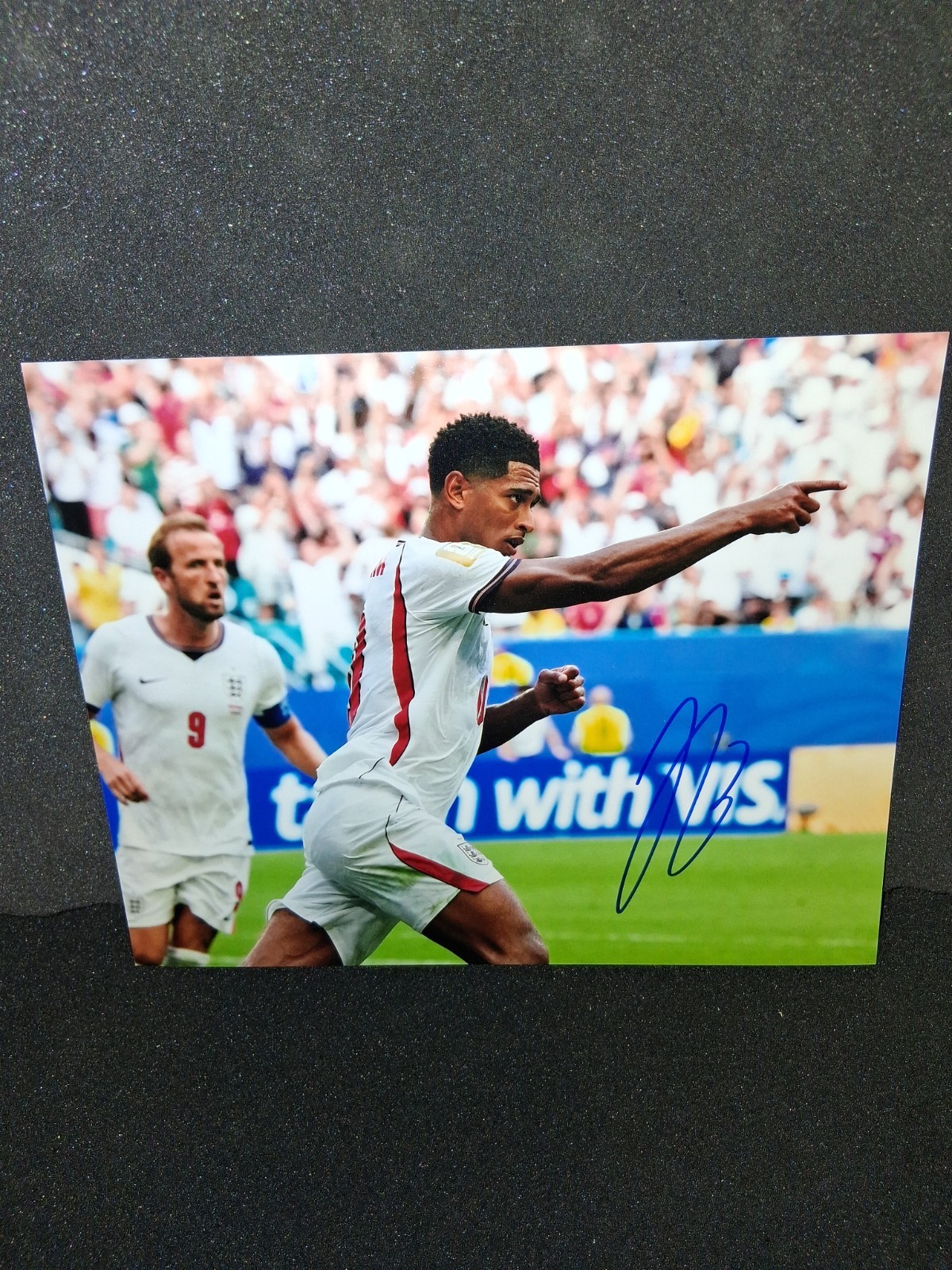 Jude Bellingham England Signed WORLD CUP Autograph 8x10\