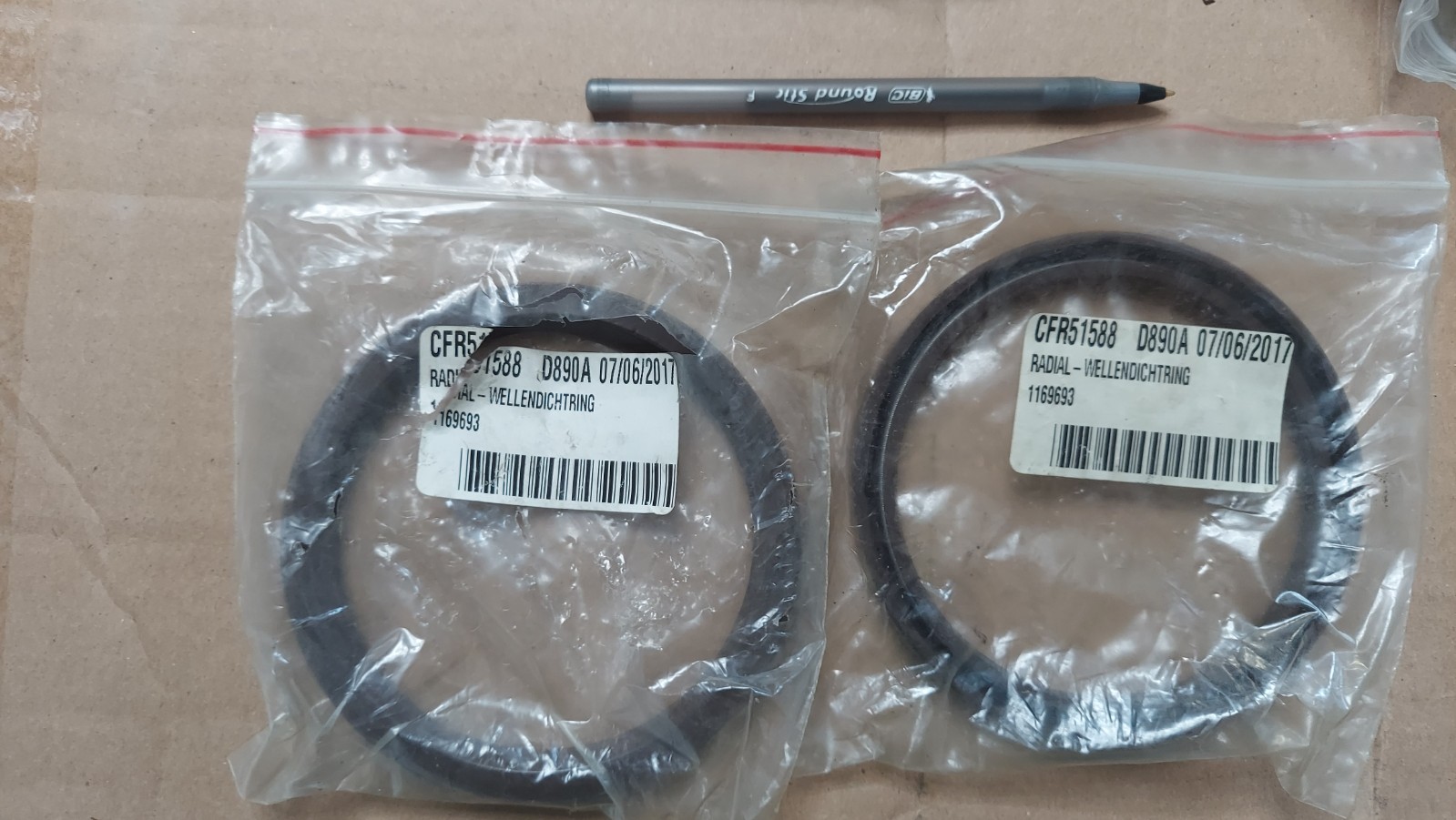 New Radial-Wellendichtring 1169693 L@@K Lot of 2
