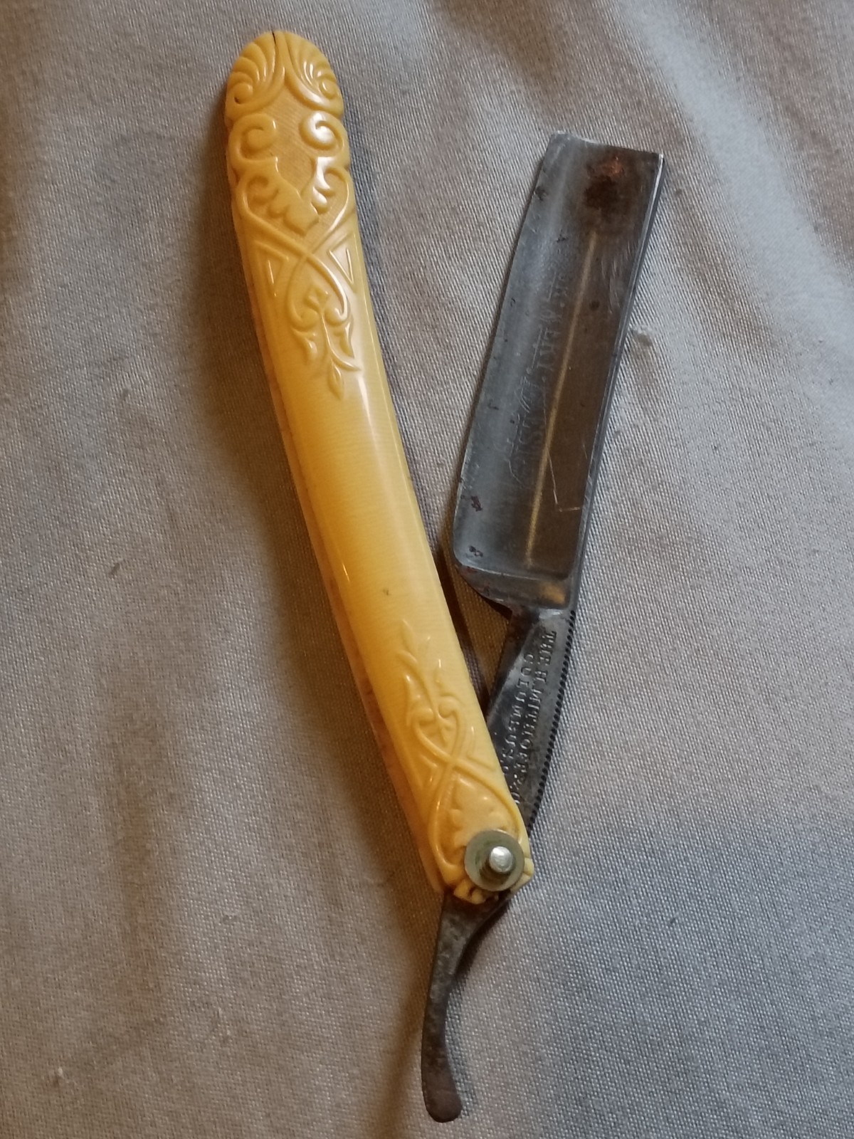 Antique H Mithoff & Co Columbus Ohio Straight Razor. Antique H Mithoff & Co Columbus Ohio Straight Razor.