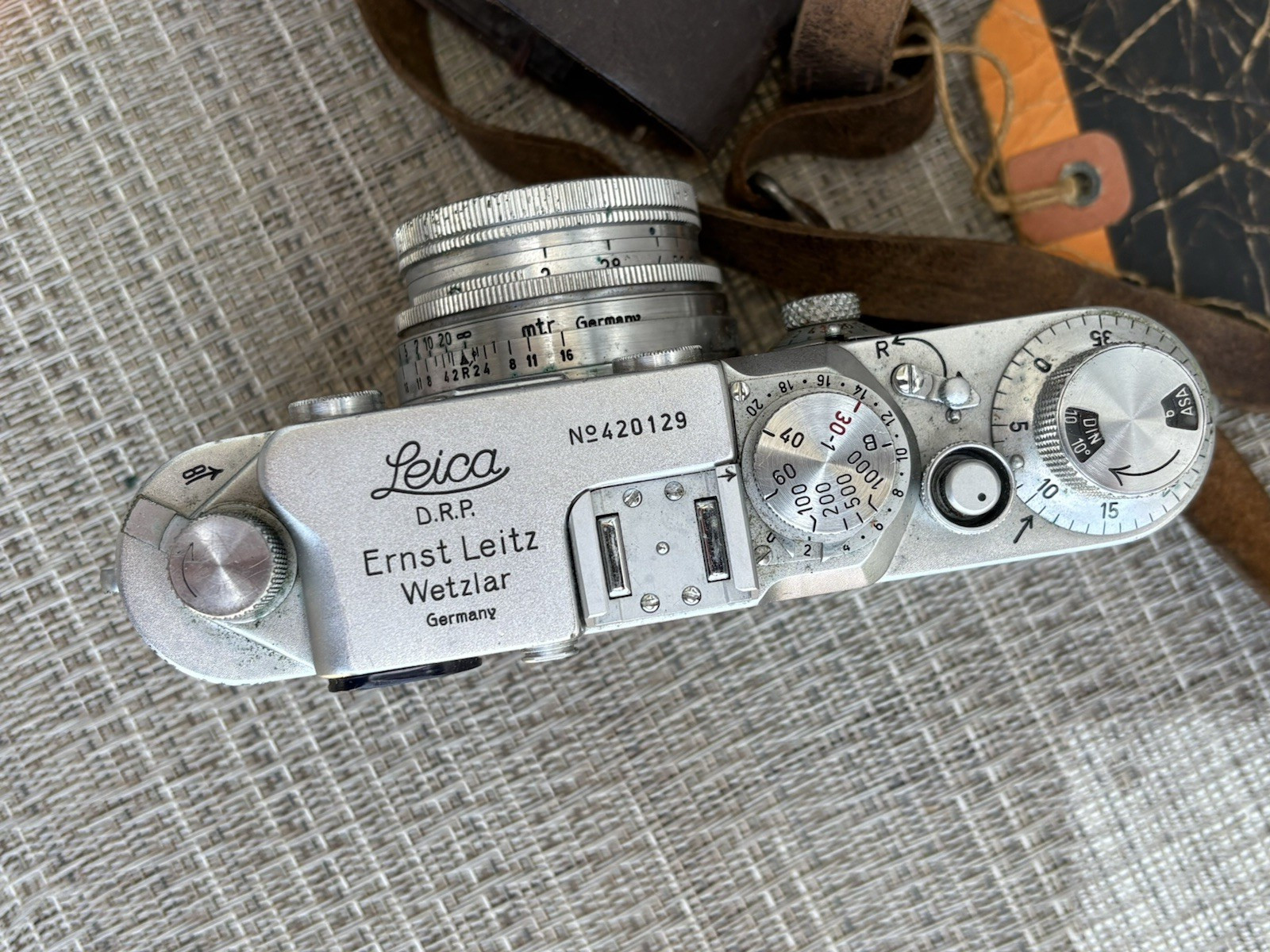 Leica DBP Ernst Leitz GMBH Wetzlar Camera Nr.520129 Summitar f-5 cm 1:2 Untested