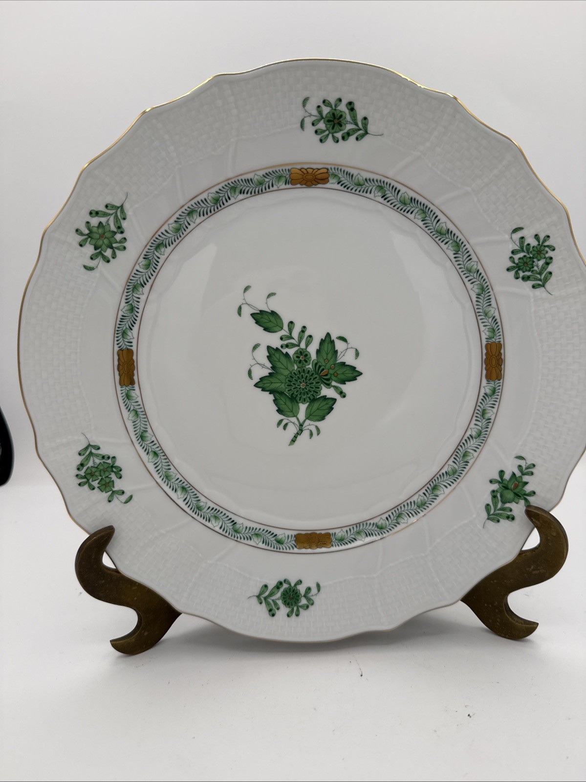 Herend Hungary Chinese Bouquet Green Hand Painted Plate 1524 AV 10.25\