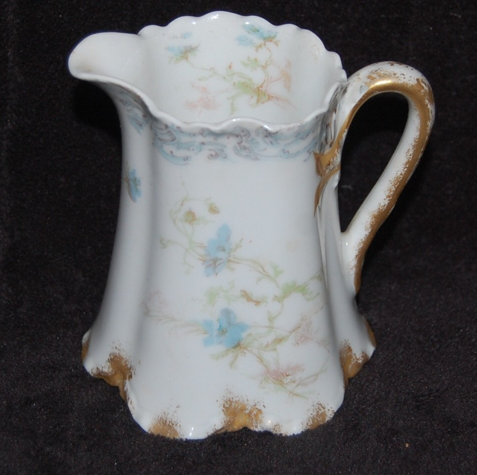 Antique H & L Co. Haviland Limoges Creamer Pitcher 4” Antique H & L Co. Haviland Limoges Creamer Pitcher 4”