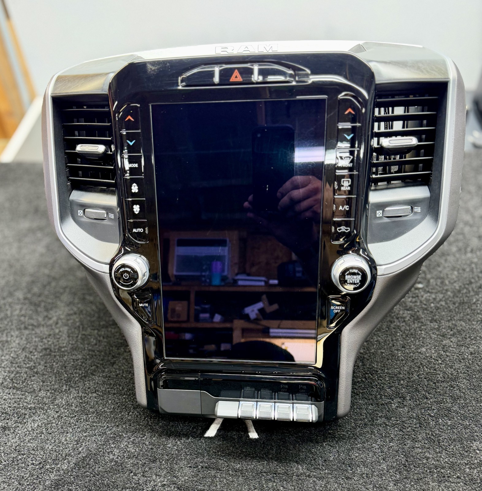 2020-2022 RAM 1500 2500 OEM 12 inch Infotainment Screen-Dual Climate Screen ONLY