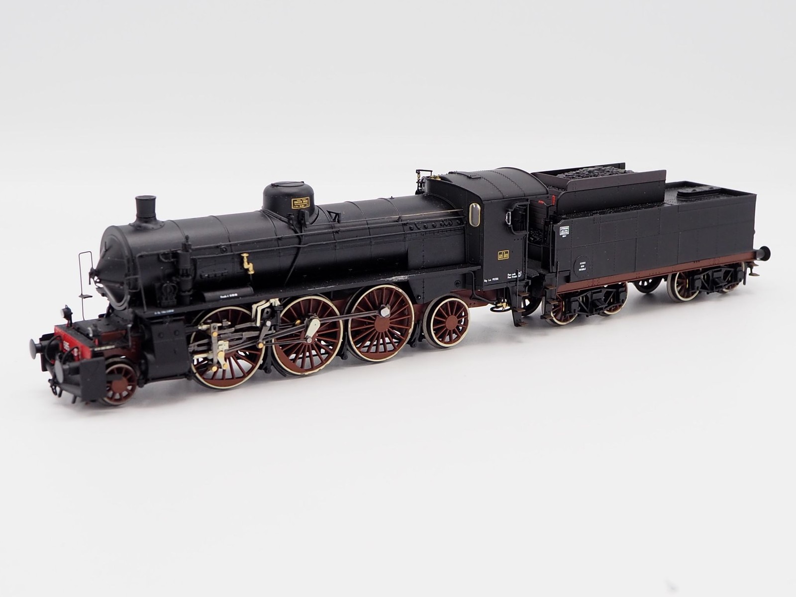 RIVAROSSI HR2916S HO Scale Steam Locomotive Size 685 FS era V-VI with sound