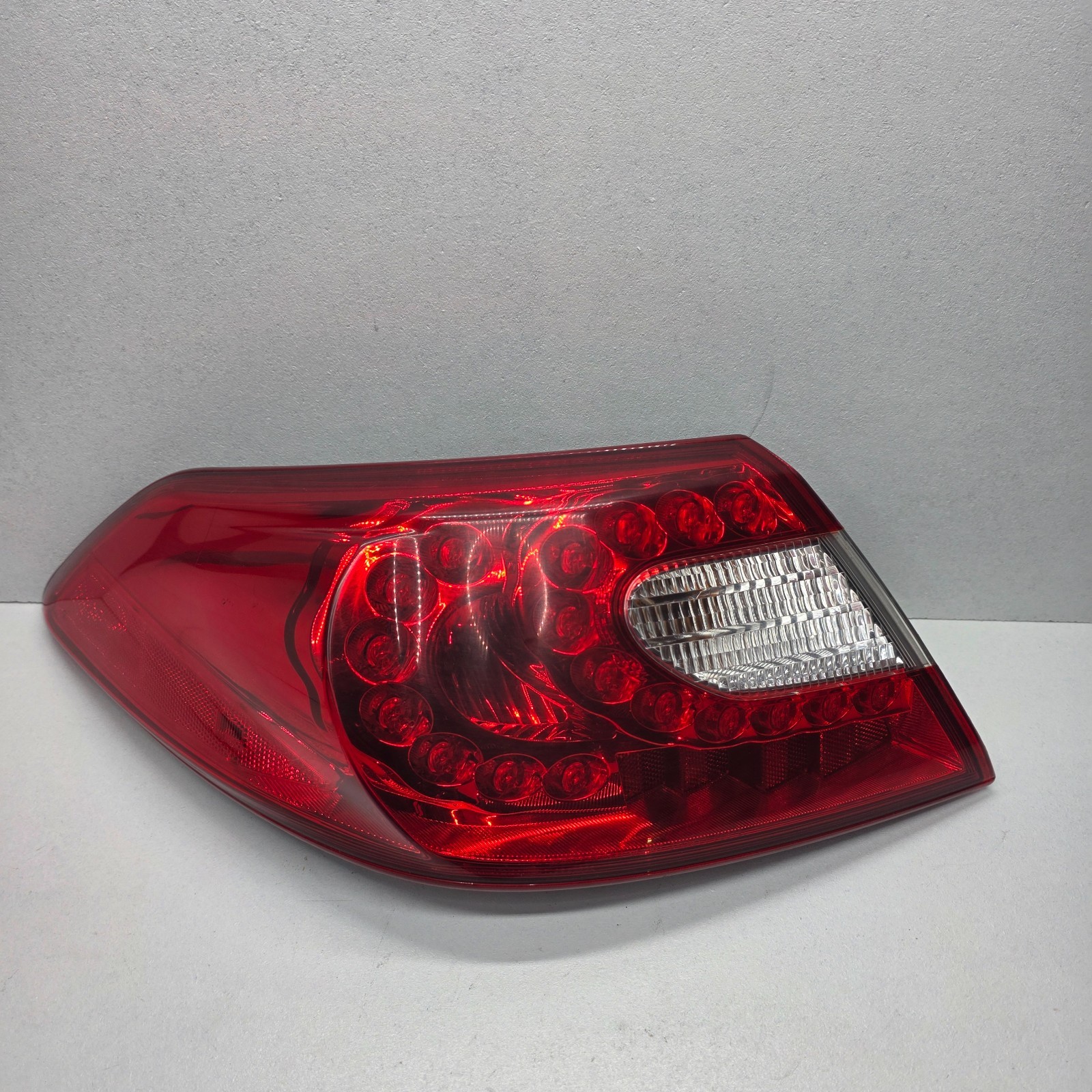 11-13 INFINITI M37 M56 LEFT DRIVER SIDE TAIL LIGHT LEFT HAND LED BRAKE LIGHT OEM 11-13 INFINITI M37 M56 LEFT DRIVER SIDE TAIL LIGHT LEFT HAND LED BRAKE LIGHT OEM