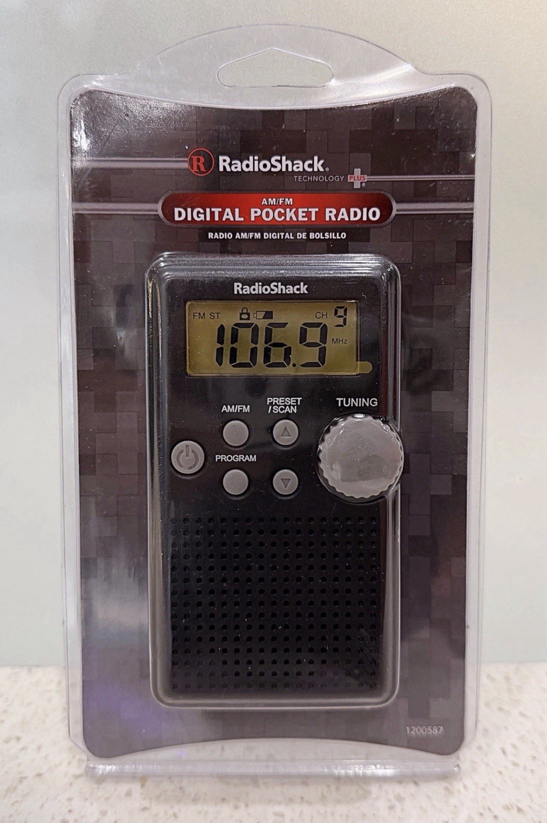 Radio Shack Digital Pocket Radio Portable AM/FM NEW Sealed 20 Presets Speaker Radio Shack Digital Pocket Radio Portable AM/FM NEW Sealed 20 Presets Speaker