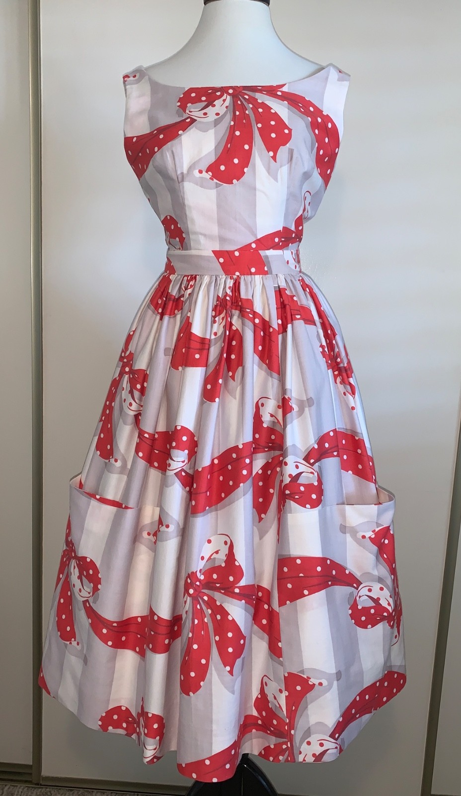 1950-60s Vintage/Retro Rockabilly Full Skirt Wrap Dress w/Pockets — Great  Look