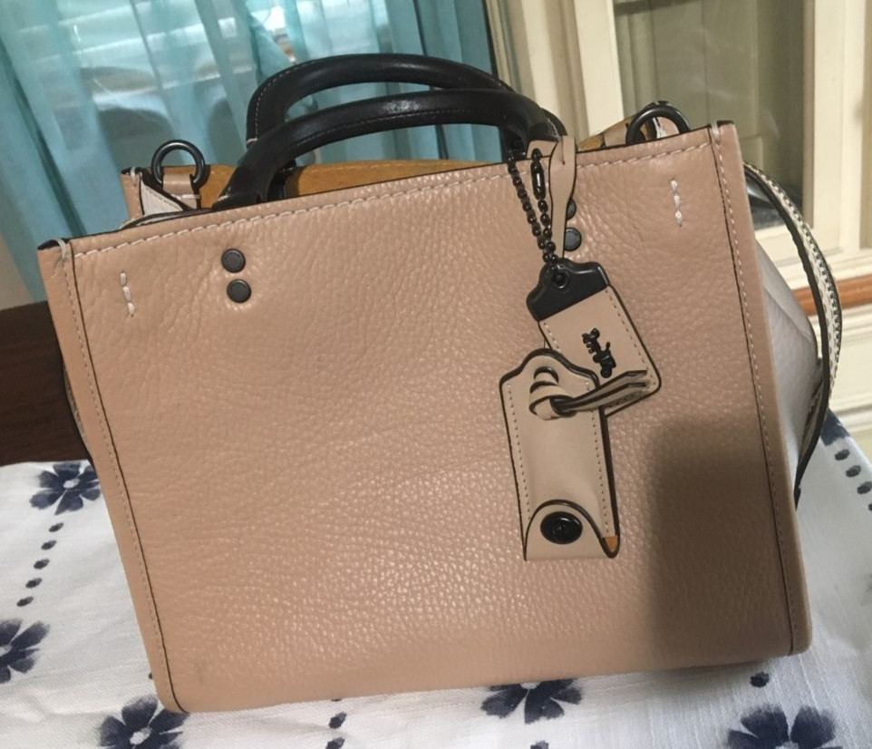 Coach 1941 Rogue 25 Style Cream/Beige/Tan Leather Handbag.